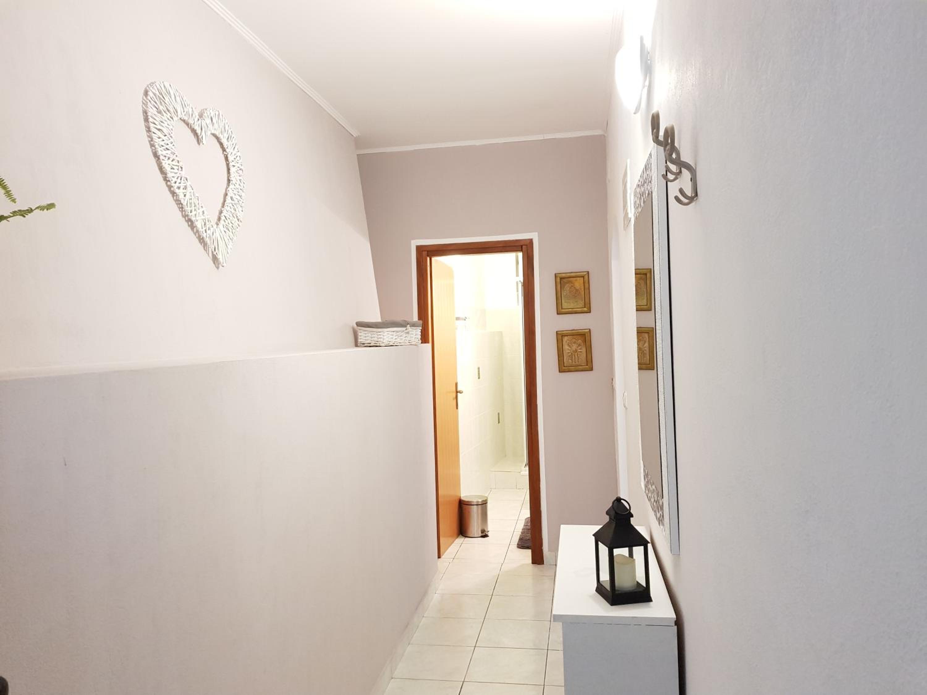 One-Bedroom Apartment - Photo 4