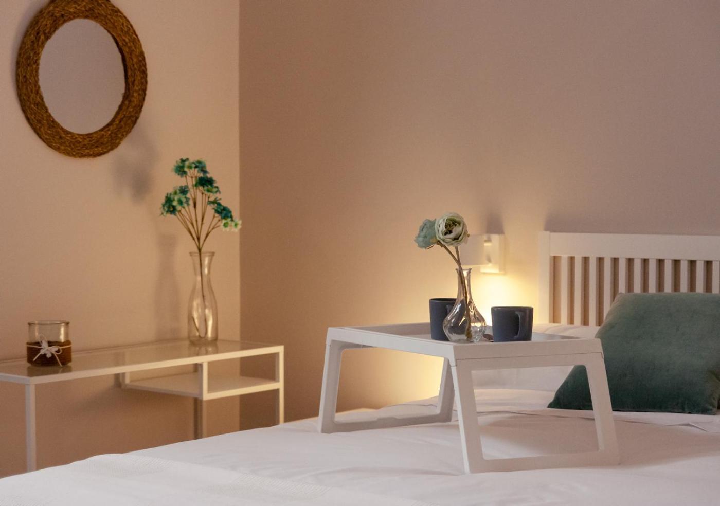 Apartment with Terrace - Photo 2