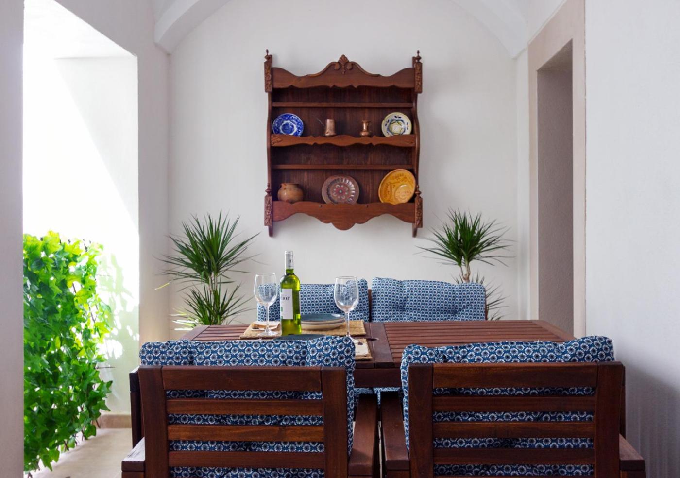 Apartment with Terrace - Photo 7