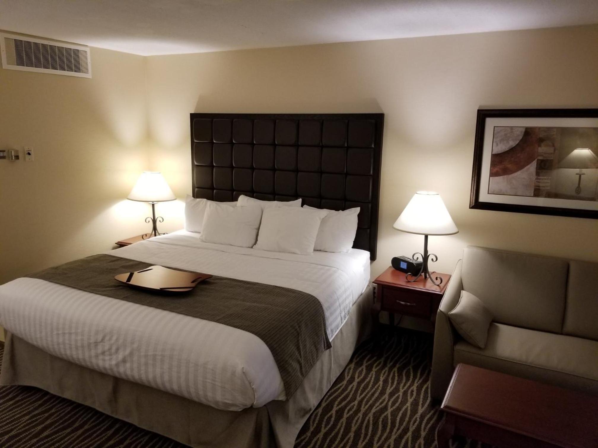 King Room with Balcony photo 1