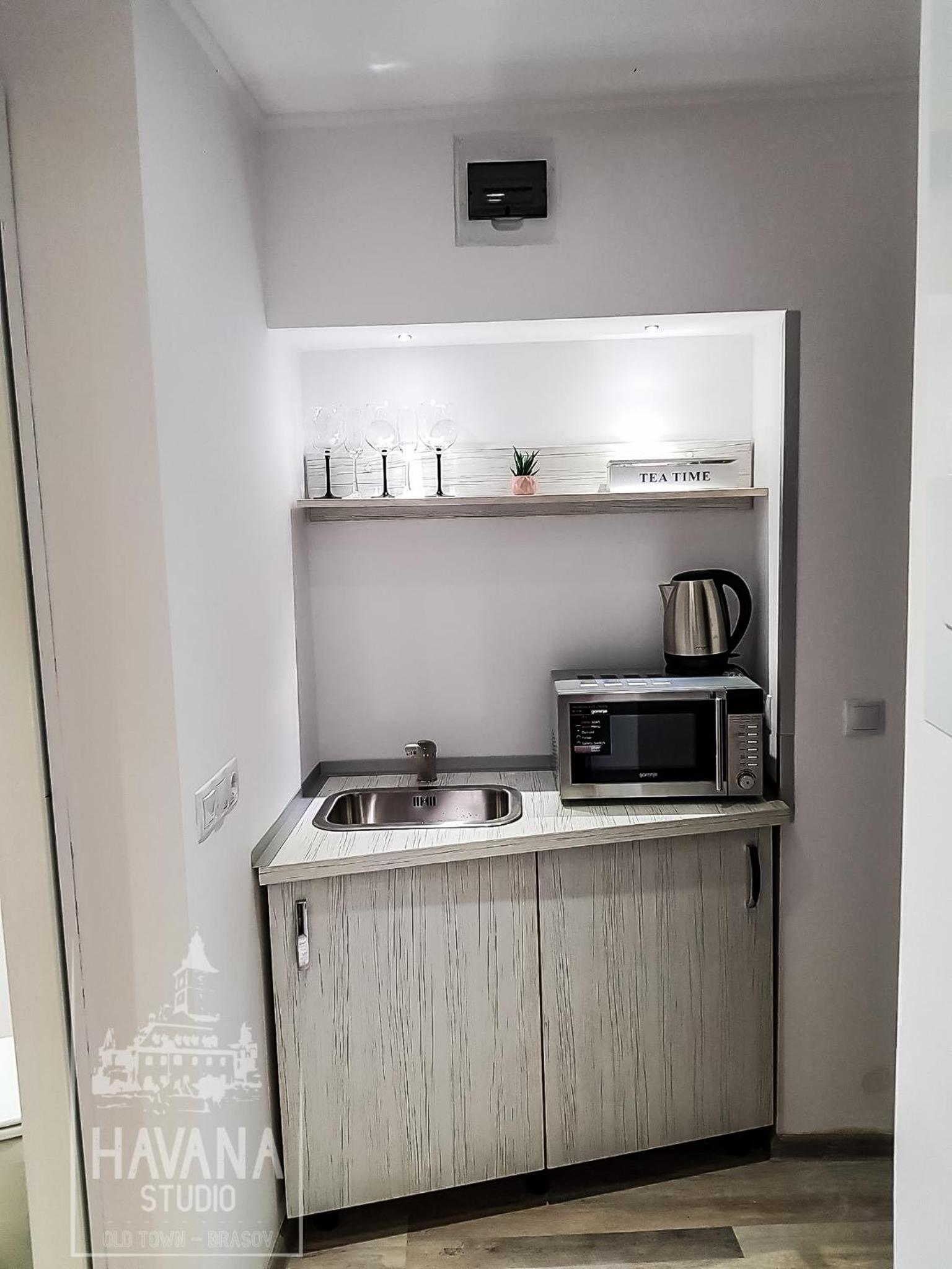 One-Bedroom Apartment - Photo 4