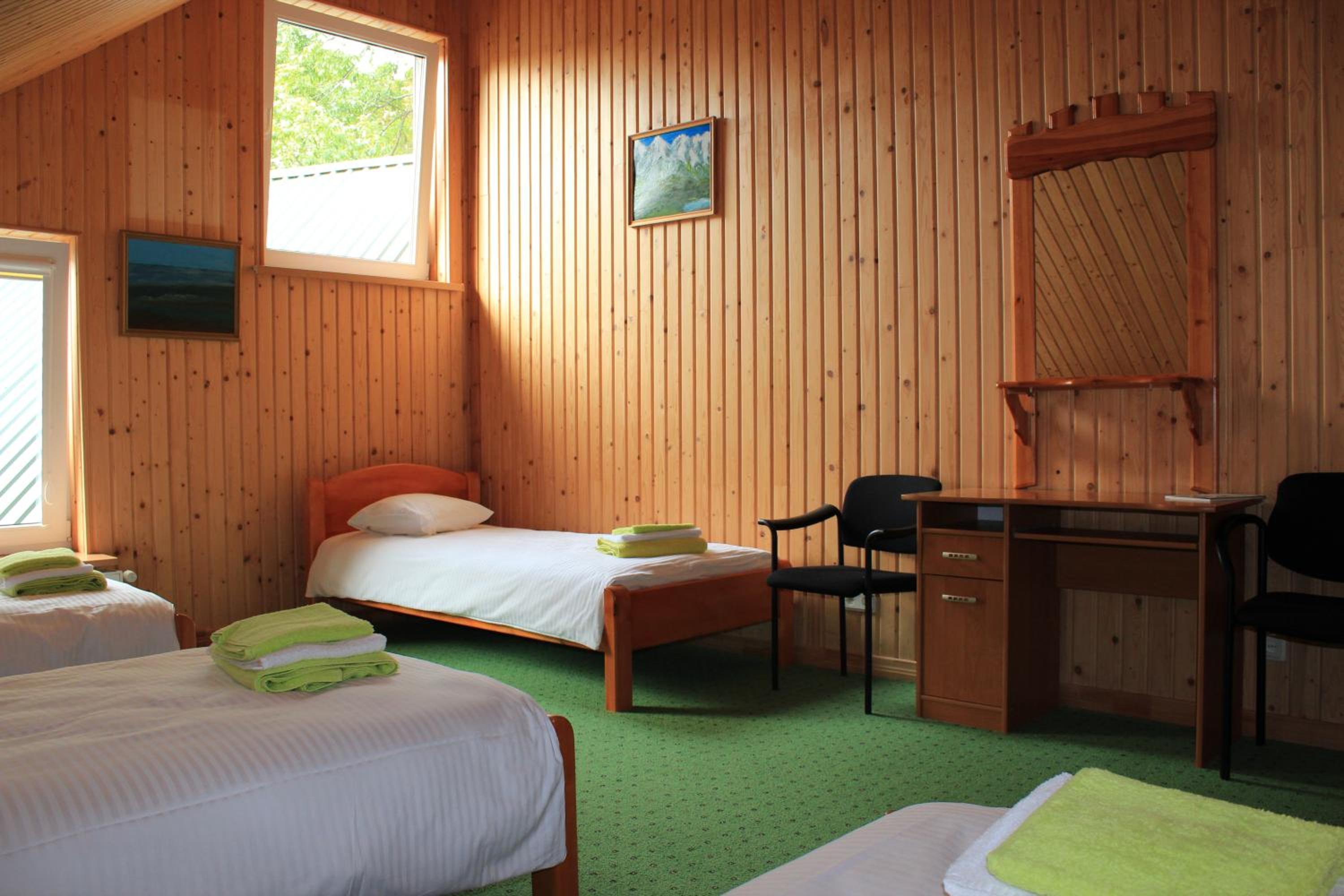 Quadruple Room - Photo 7