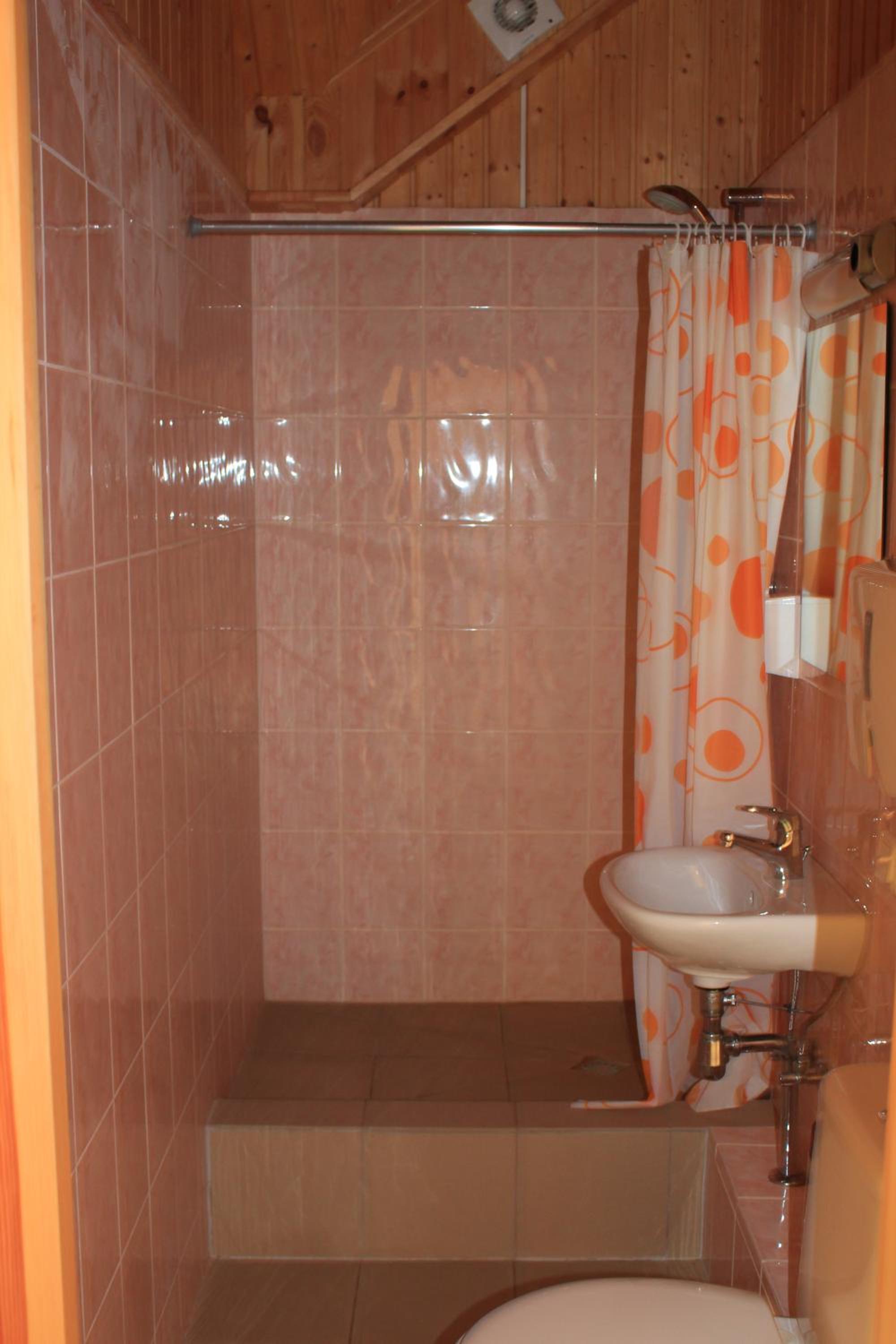 Twin Room - Photo 3