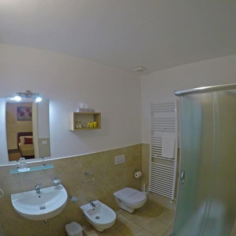 Standard Double Room photo 2