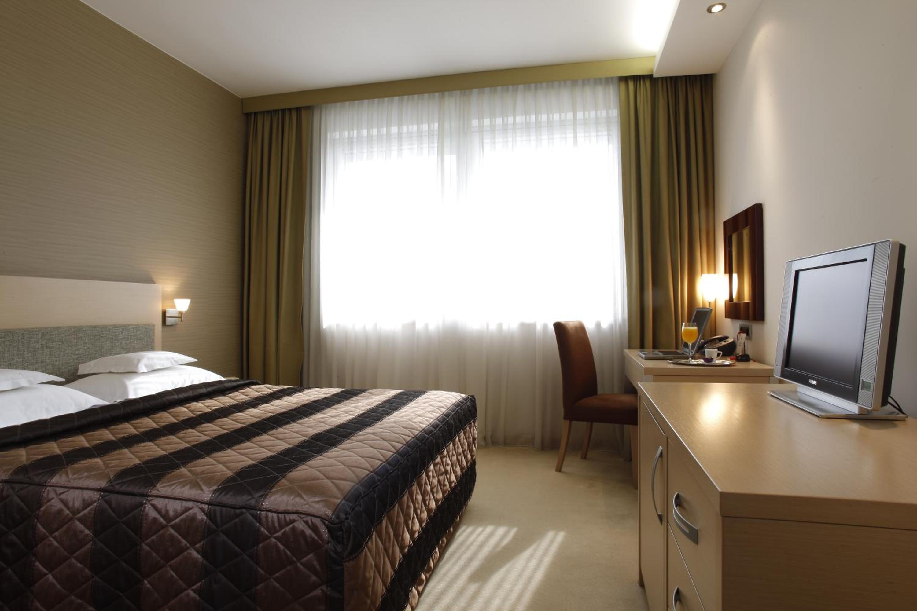 Double Room - Photo 1