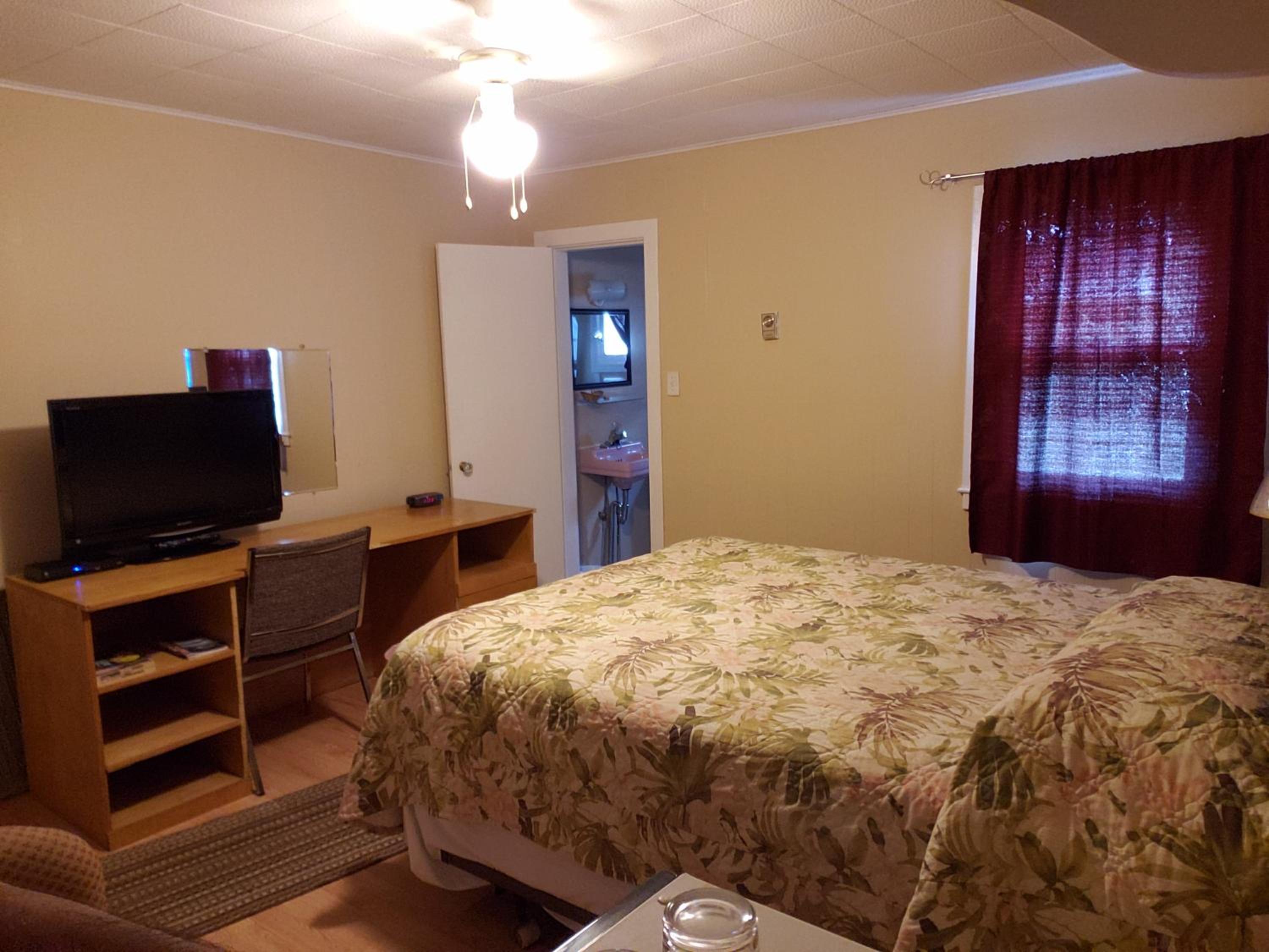 Queen Bed Room photo 3