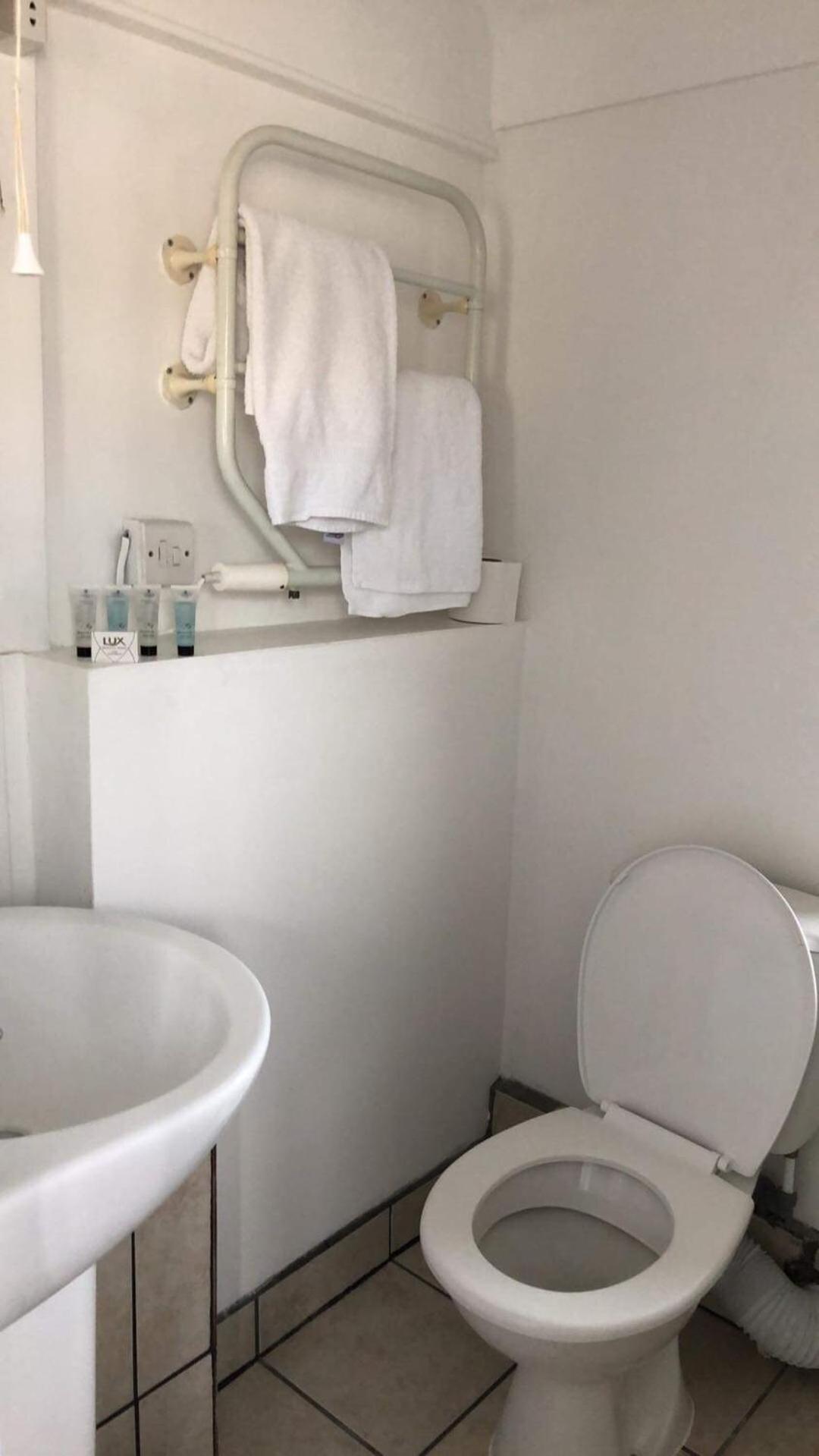Single Room with Shower photo 3