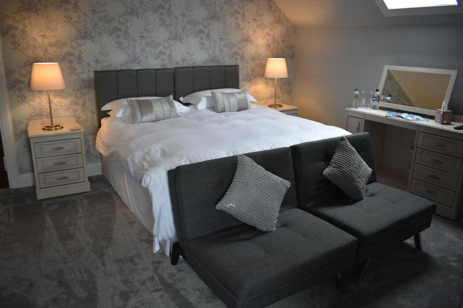 Deluxe Double or Twin Room with Sea View photo 1