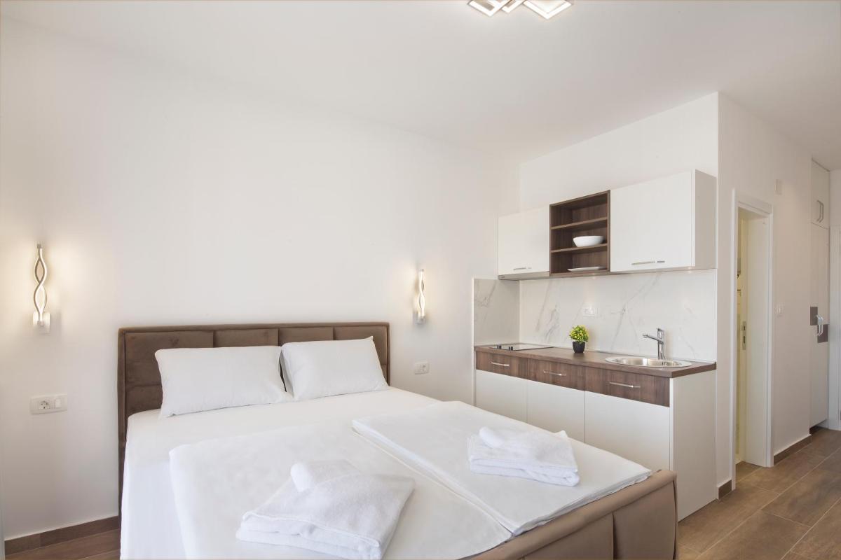 Apartment with Sea View photo 2