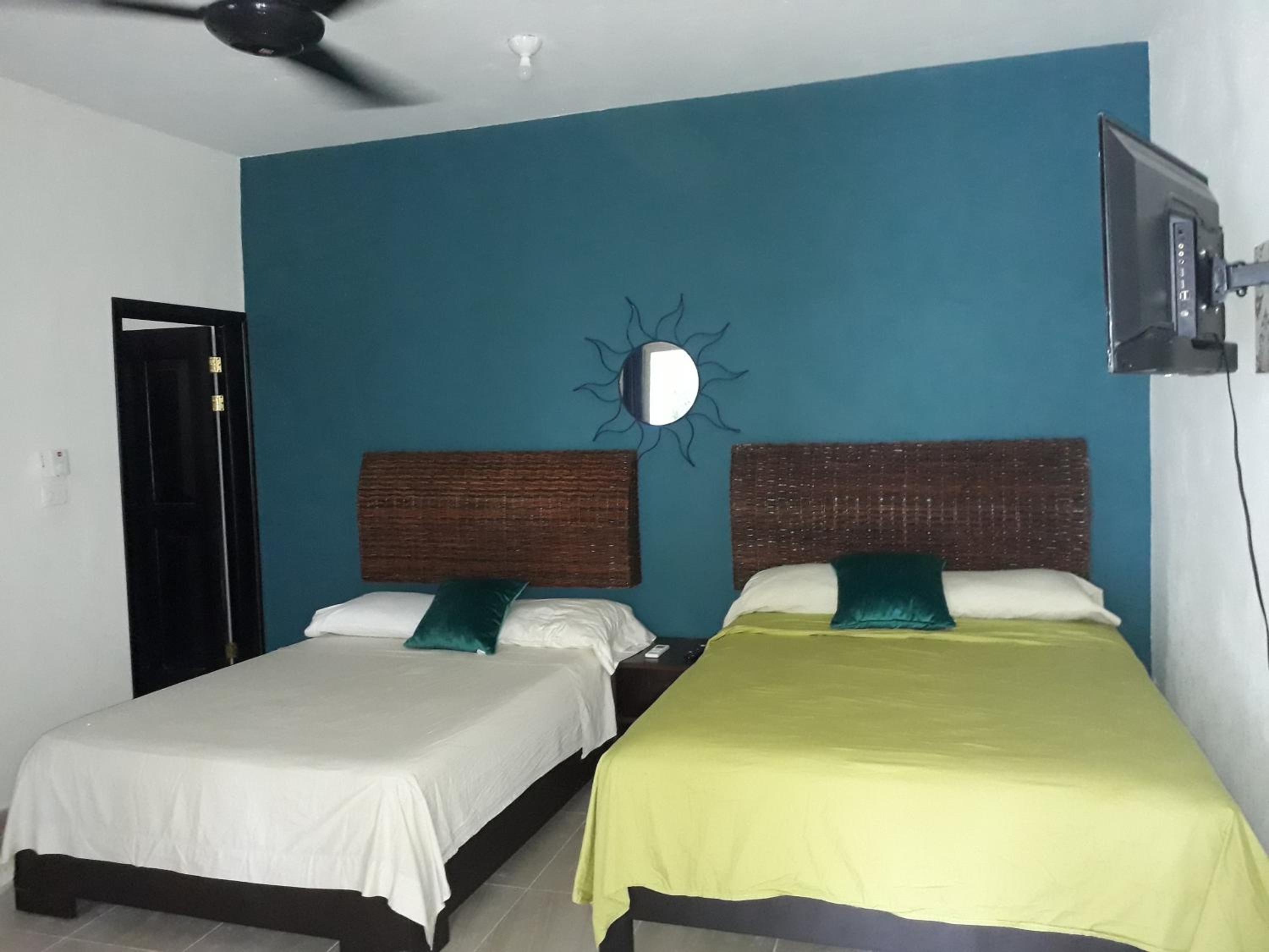 Large Double or Twin Room photo 1