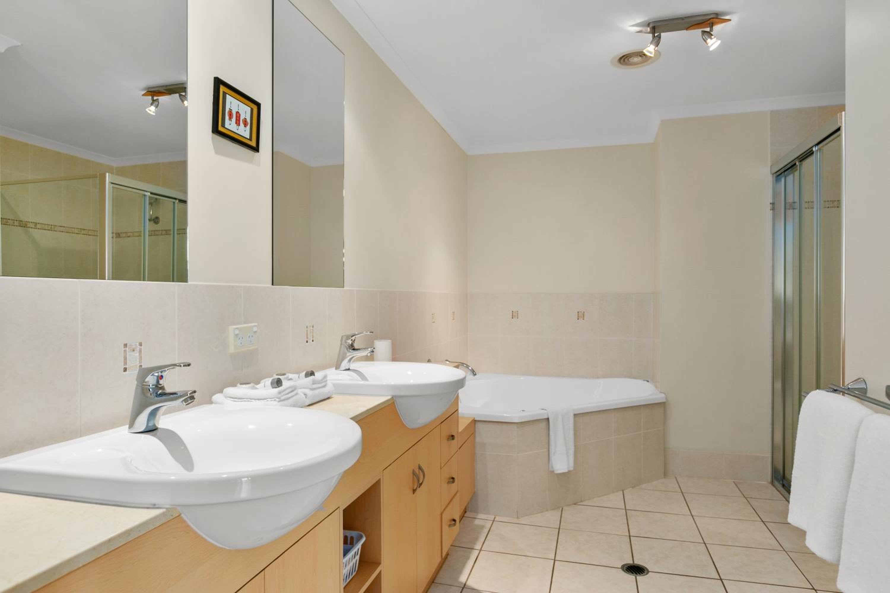 One-Bedroom Apartment with Garden View photo 3