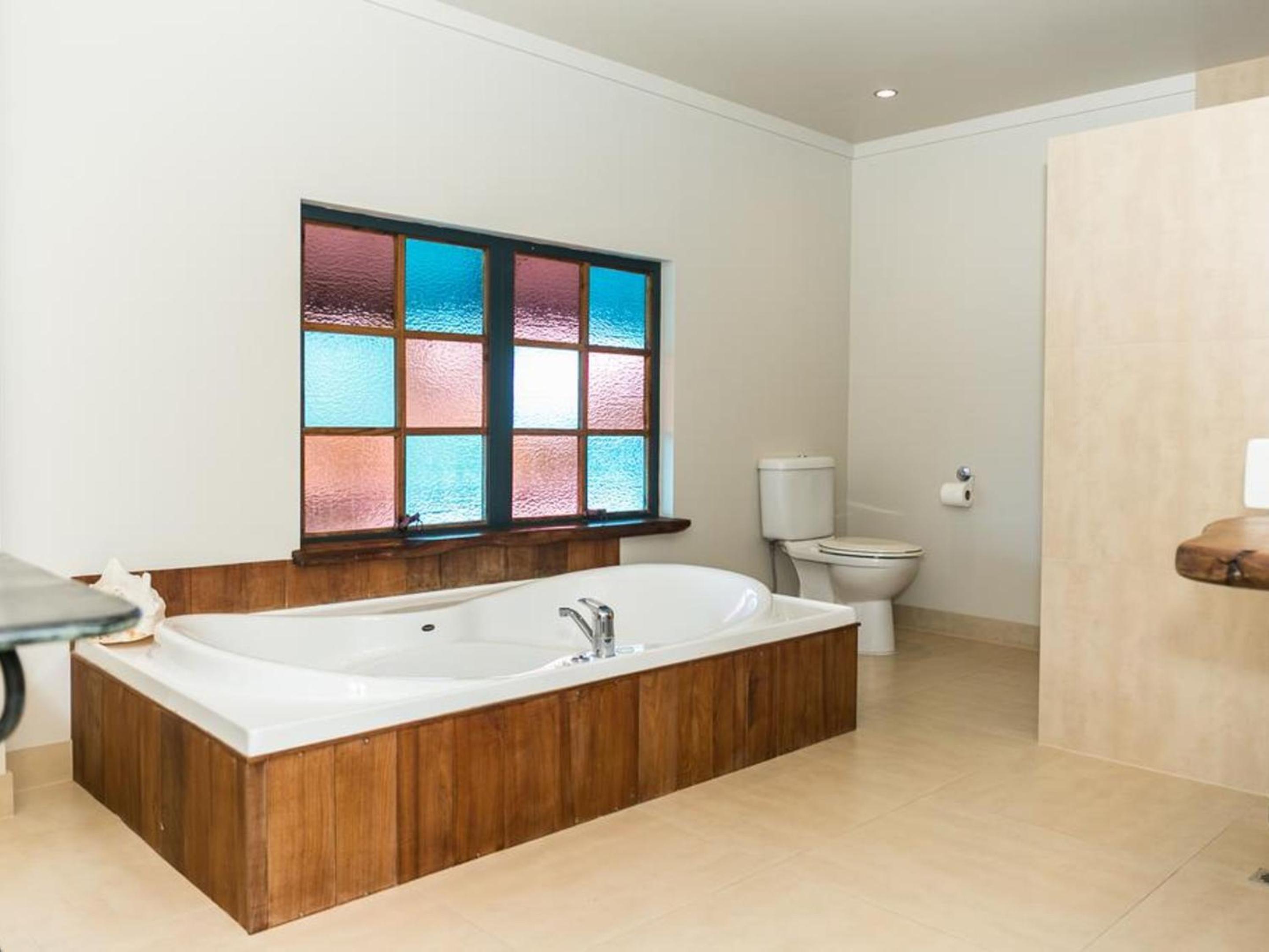 Deluxe Suite - Photo 13