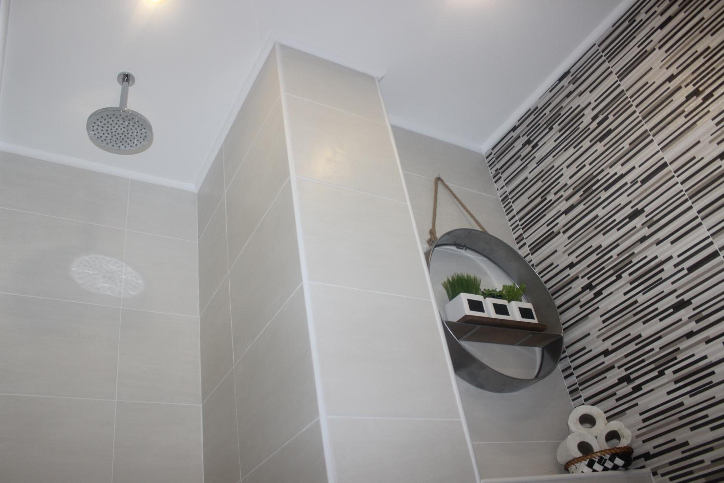 Two-Bedroom Apartment - Photo 2