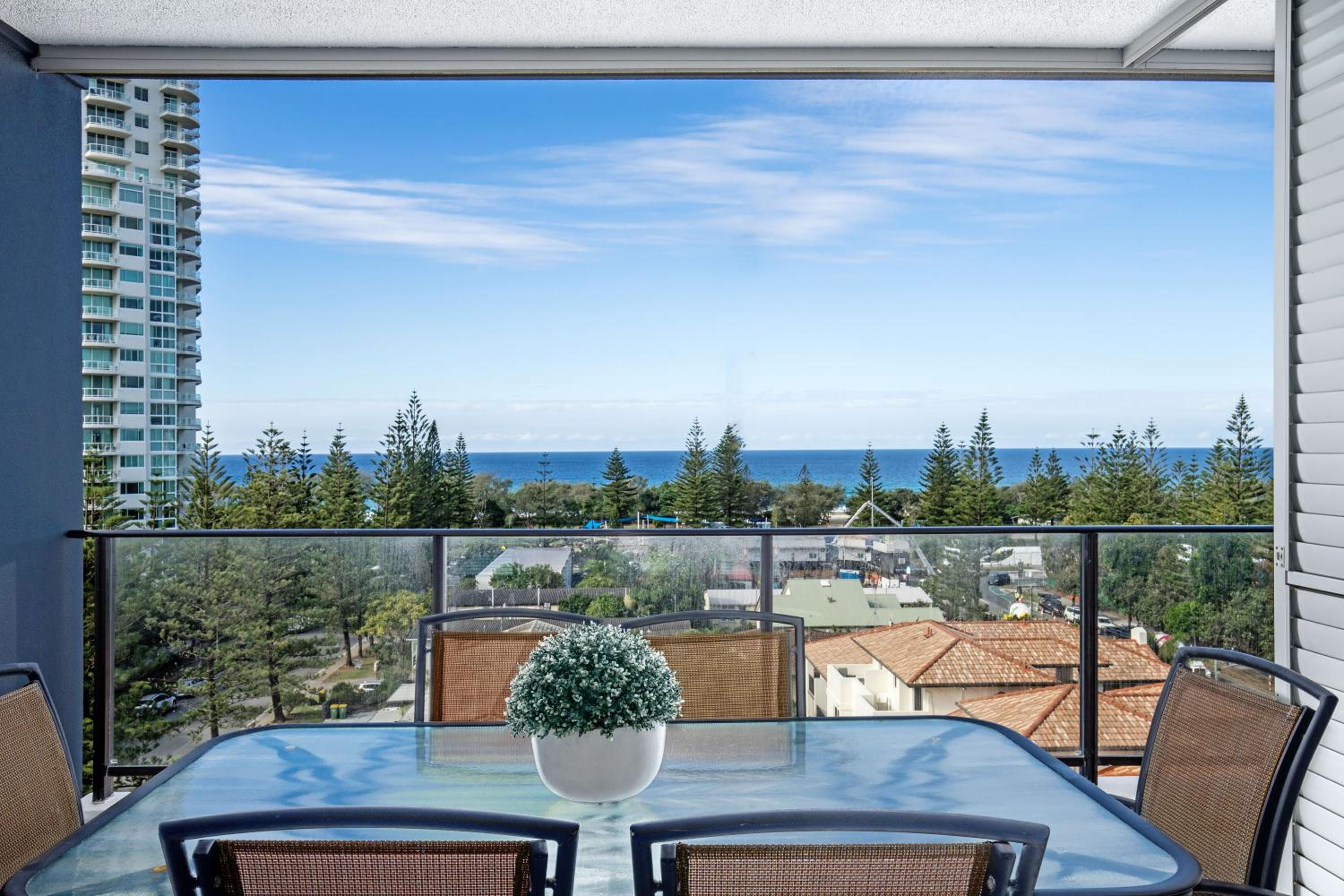 One-Bedroom Apartment with Garden View - Photo 2