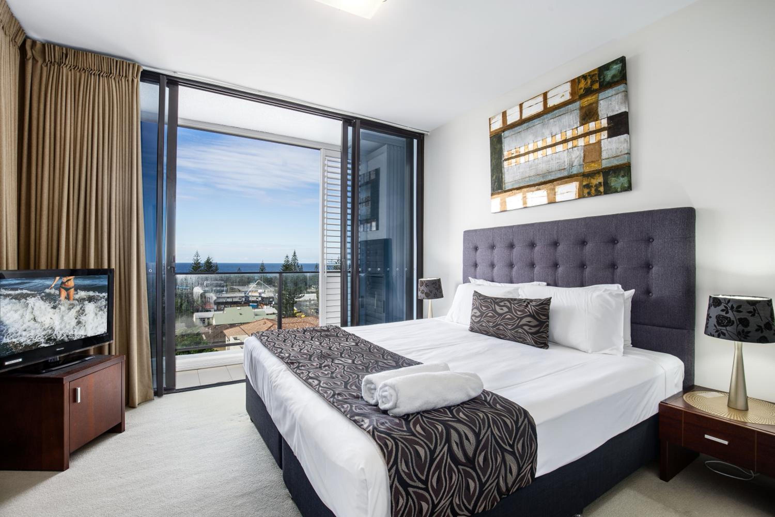 One-Bedroom Apartment with Garden View - Photo 5