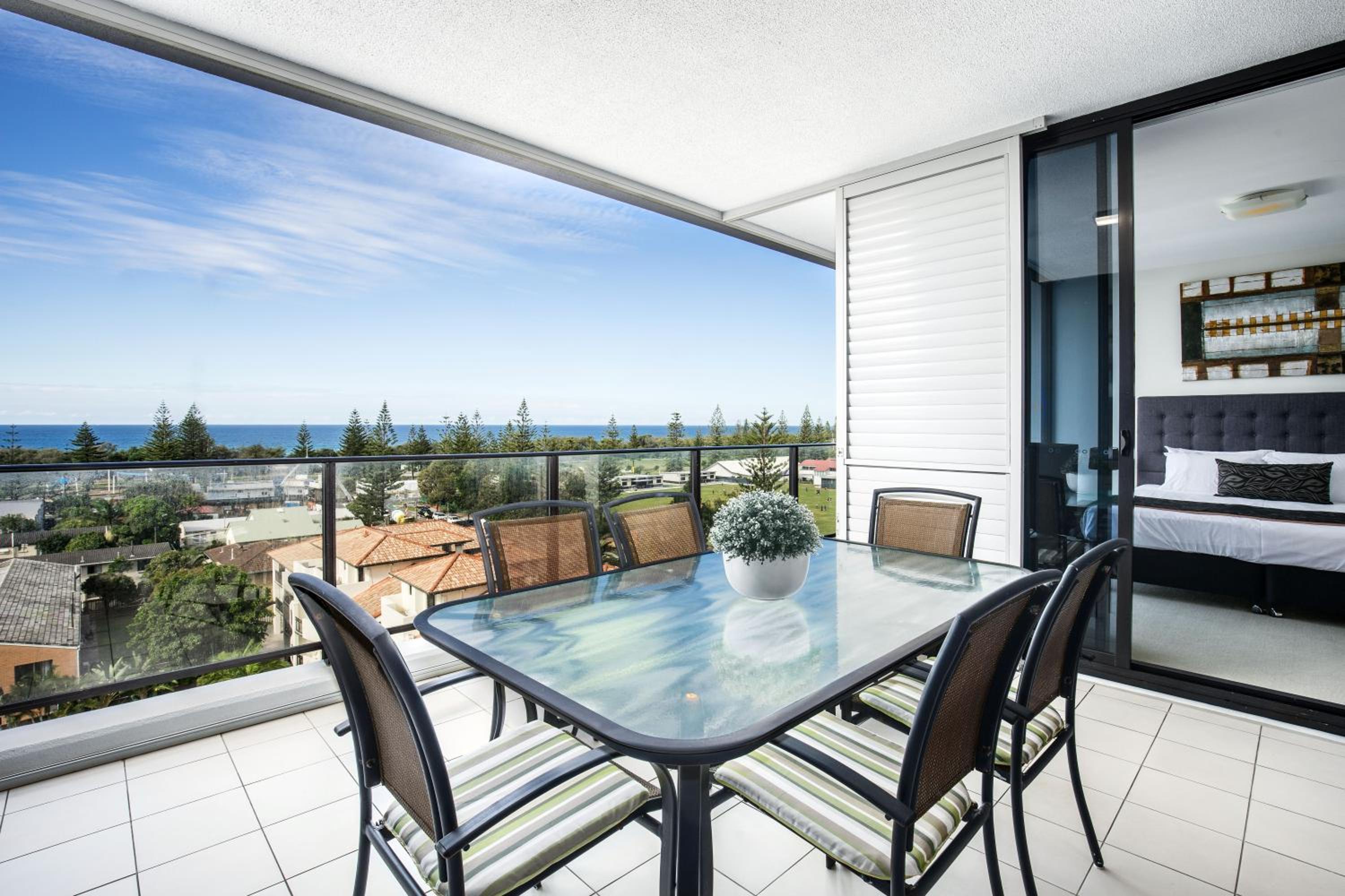 One-Bedroom Apartment with Garden View - Photo 3