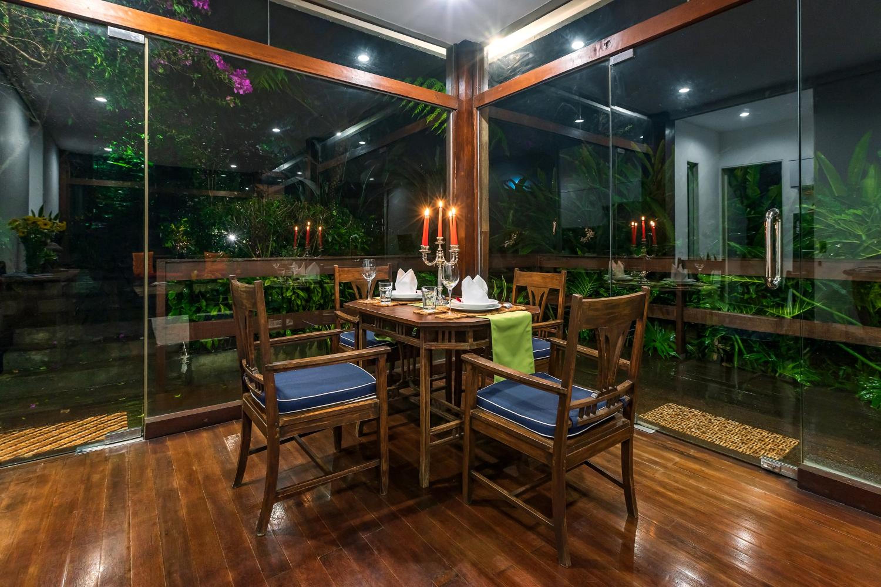 Villa with Garden View - Photo 8