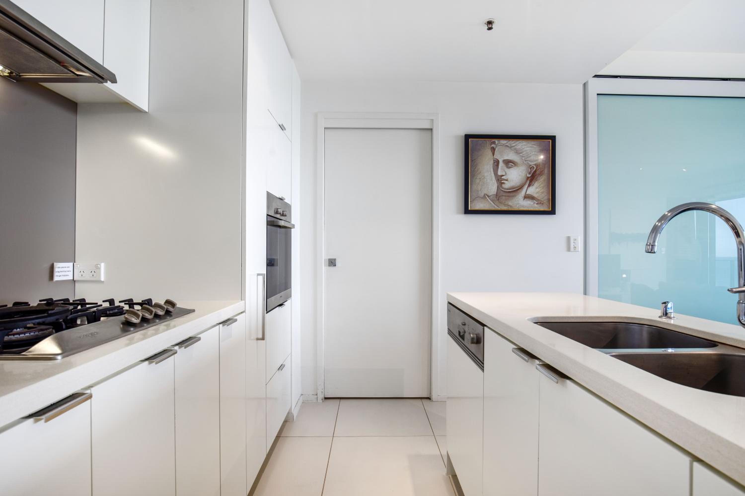 2 Bedroom Ocean View - Photo 4