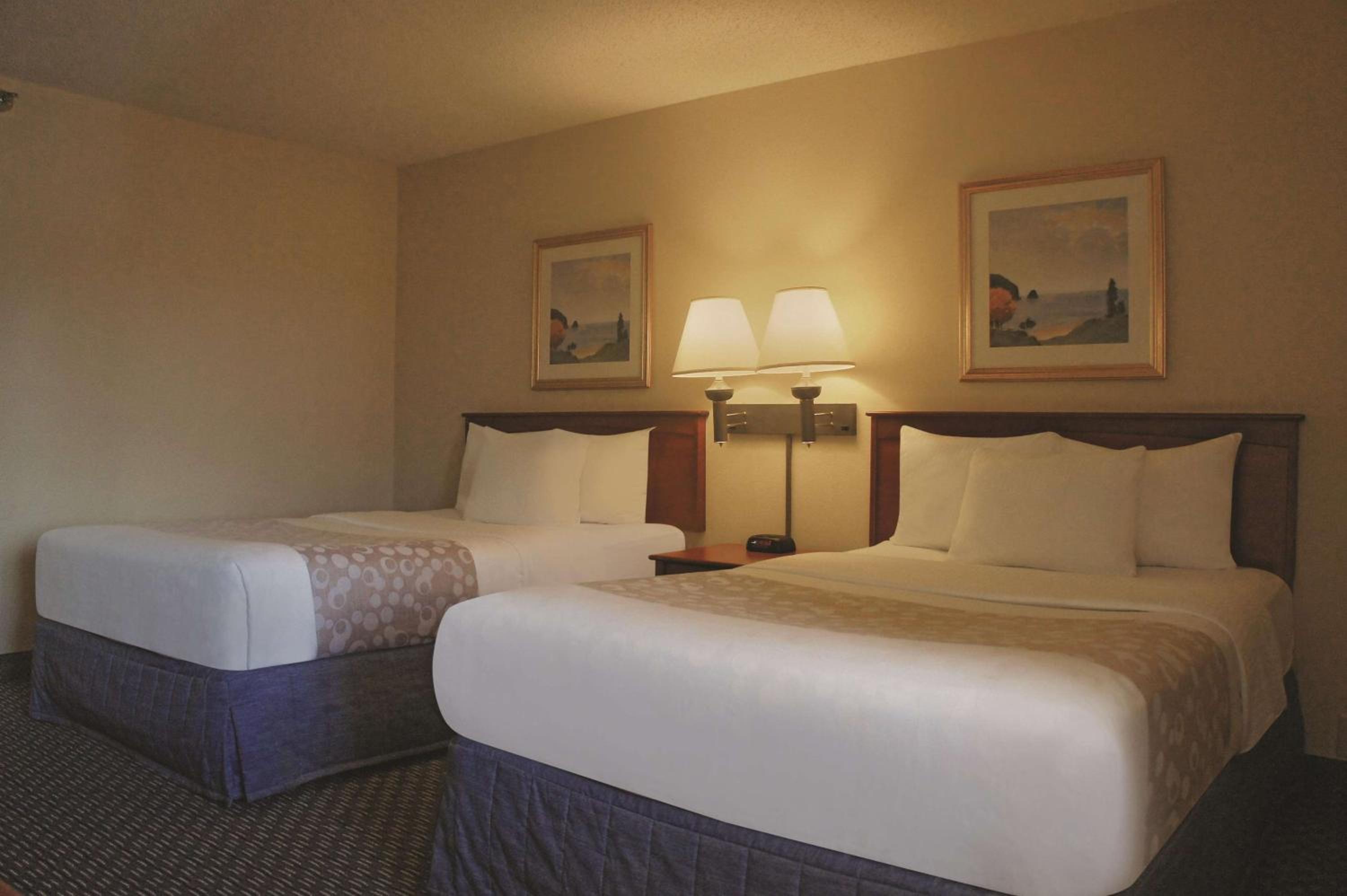 Deluxe Double Room with Two Double Beds - Photo 1