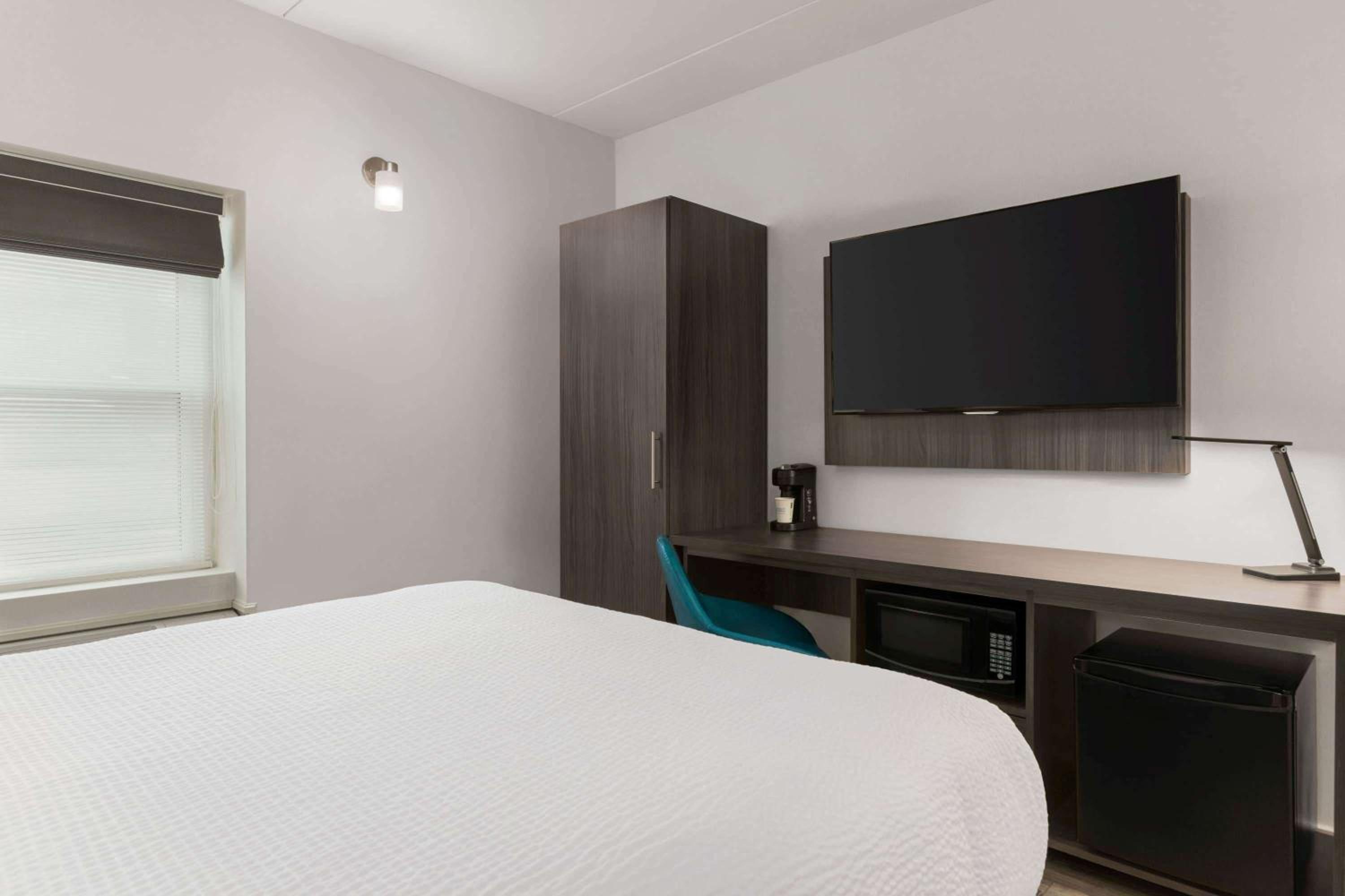 Queen Room - First Floor/Non-Smoking - Photo 1