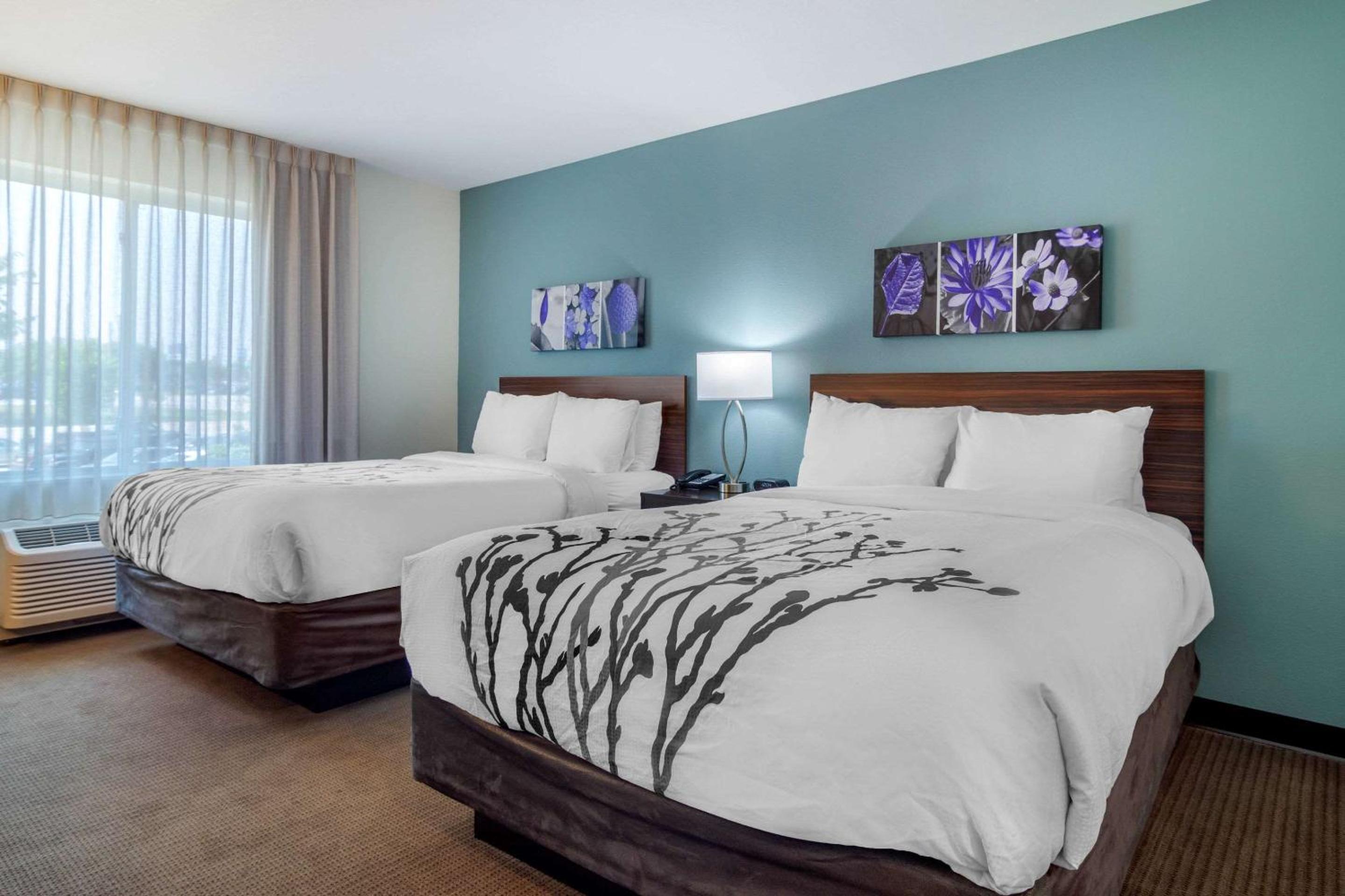 Queen Room with Two Queen Beds - Accessible/Non-Smoking  photo 1