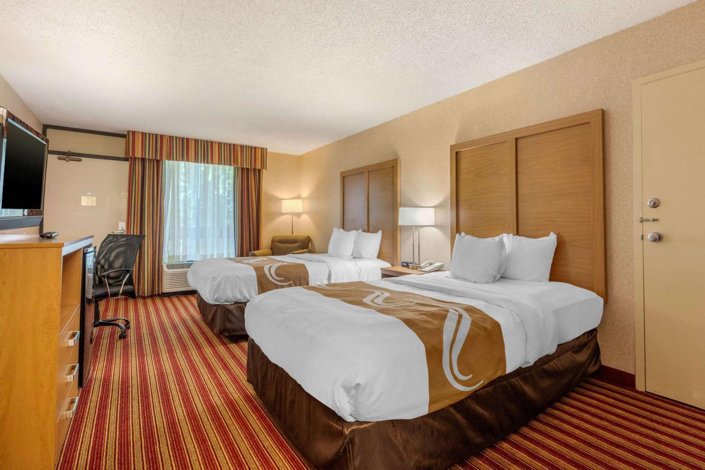 Double Room with Two Double Beds - Non-Smoking - Photo 3