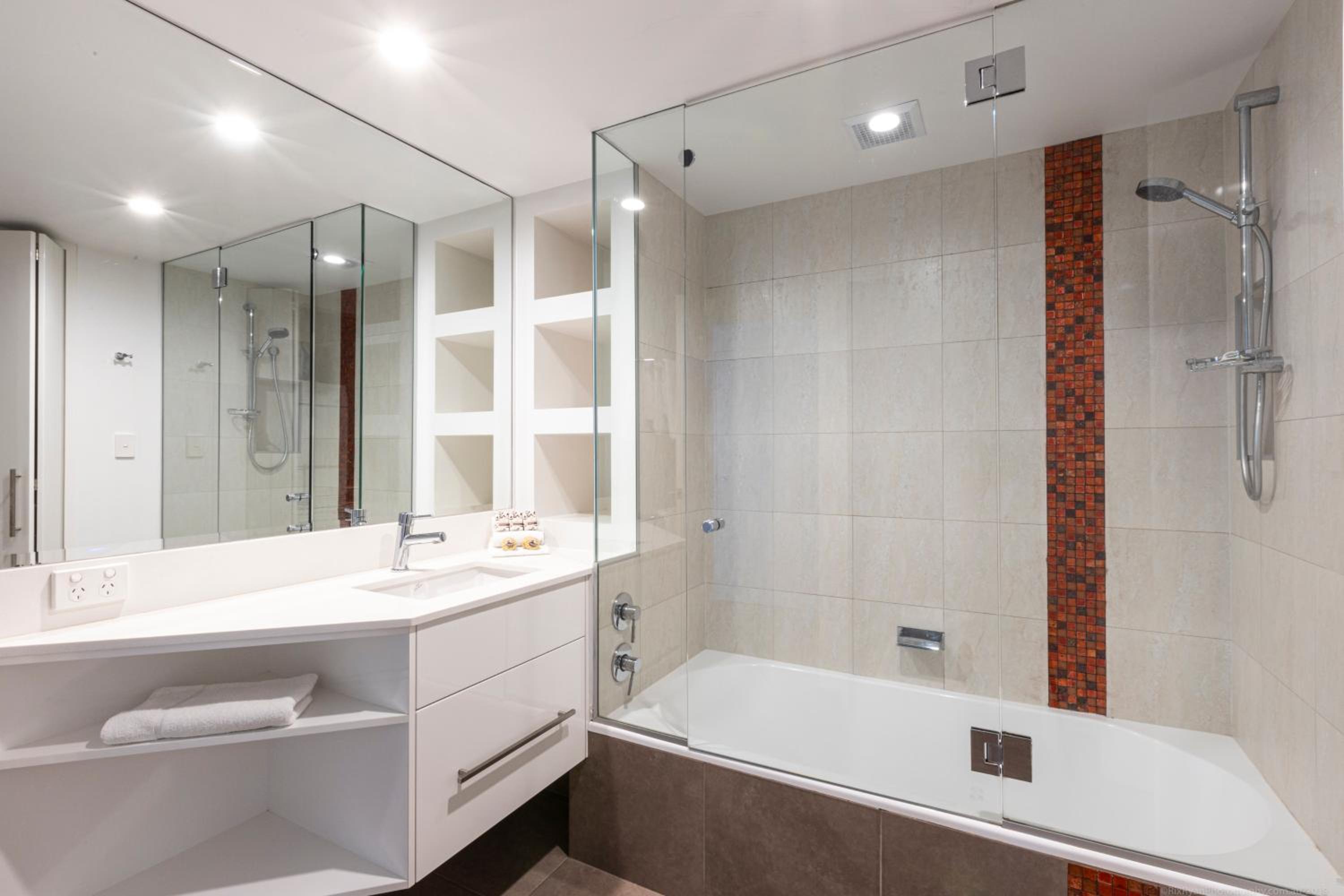Premium Three-Bedroom Apartment with Ocean View (Apt 13), photo 6