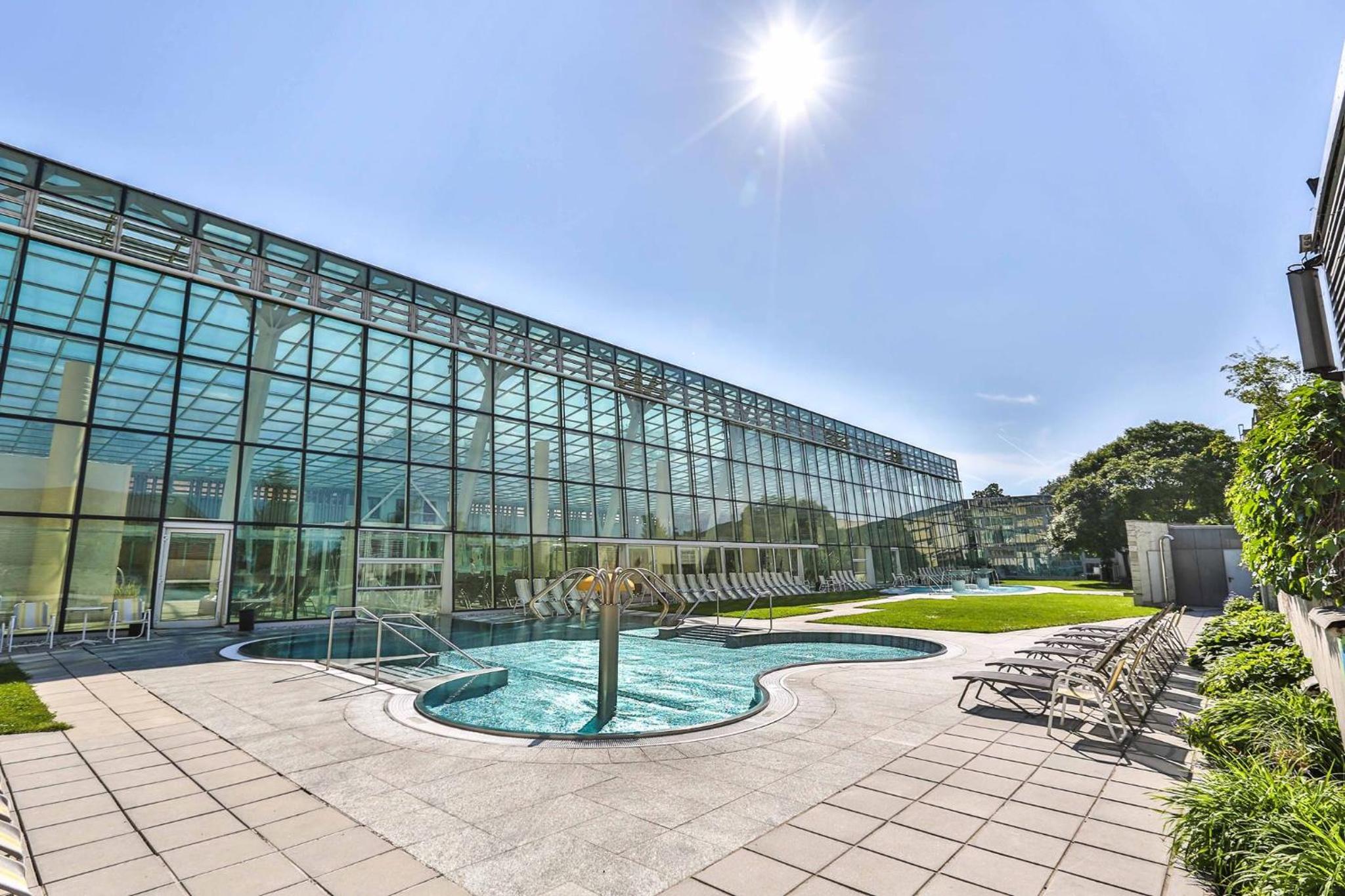 Suite with Access to Thermal Spa photo 3