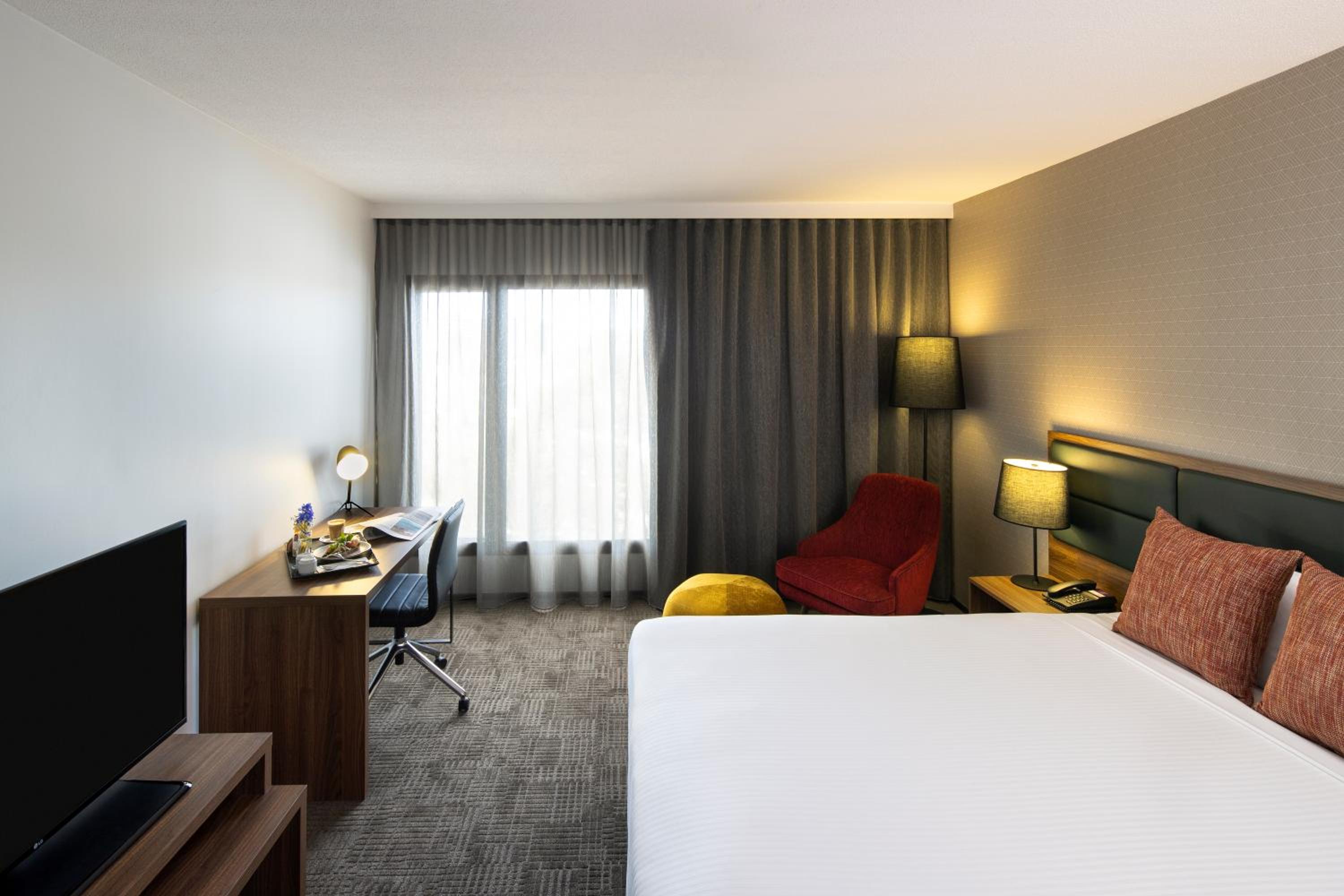 Deluxe King Room