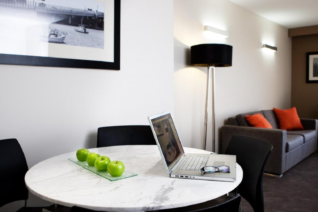 Deluxe King Suite