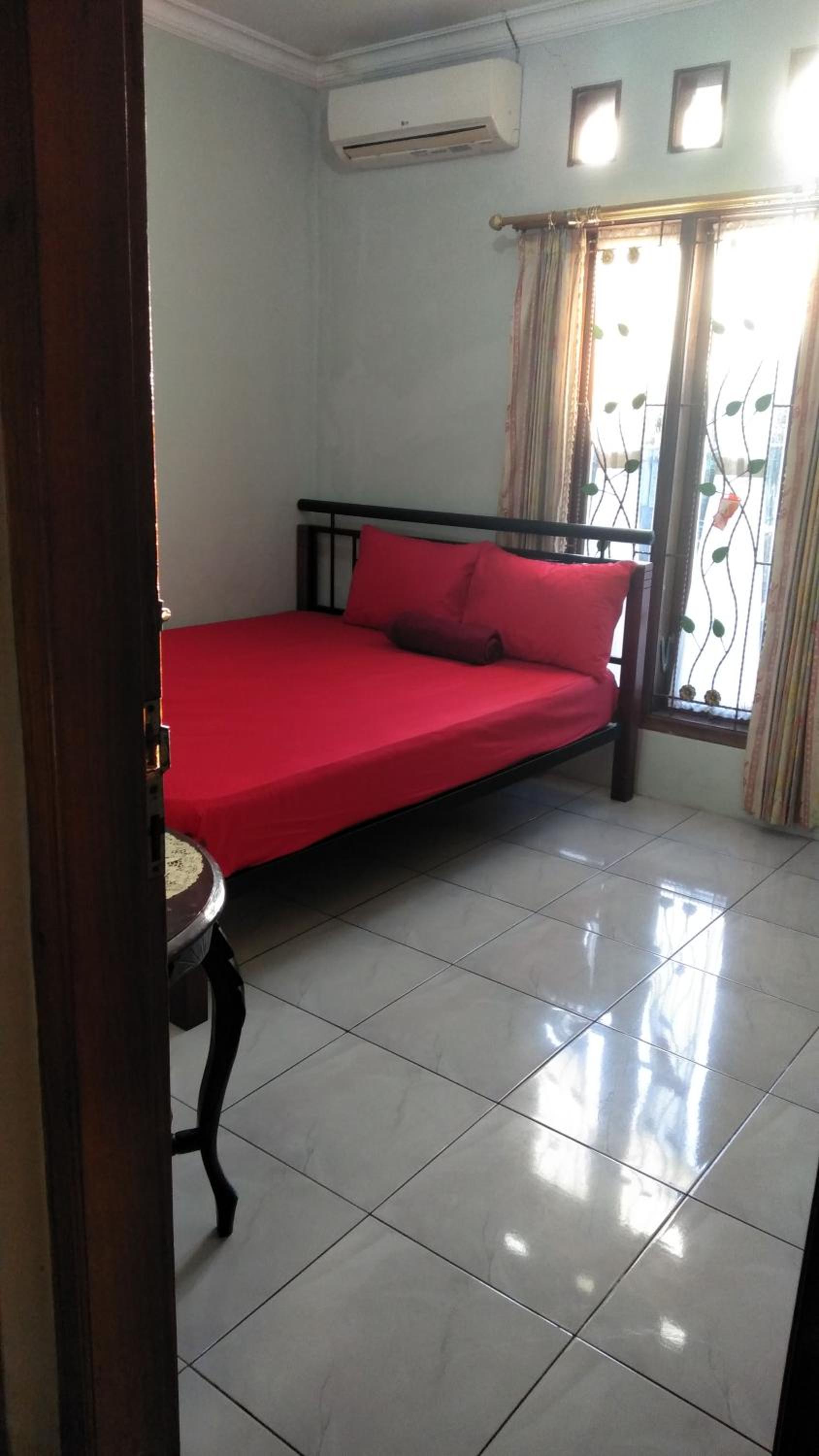 Three-Bedroom House - Photo 1