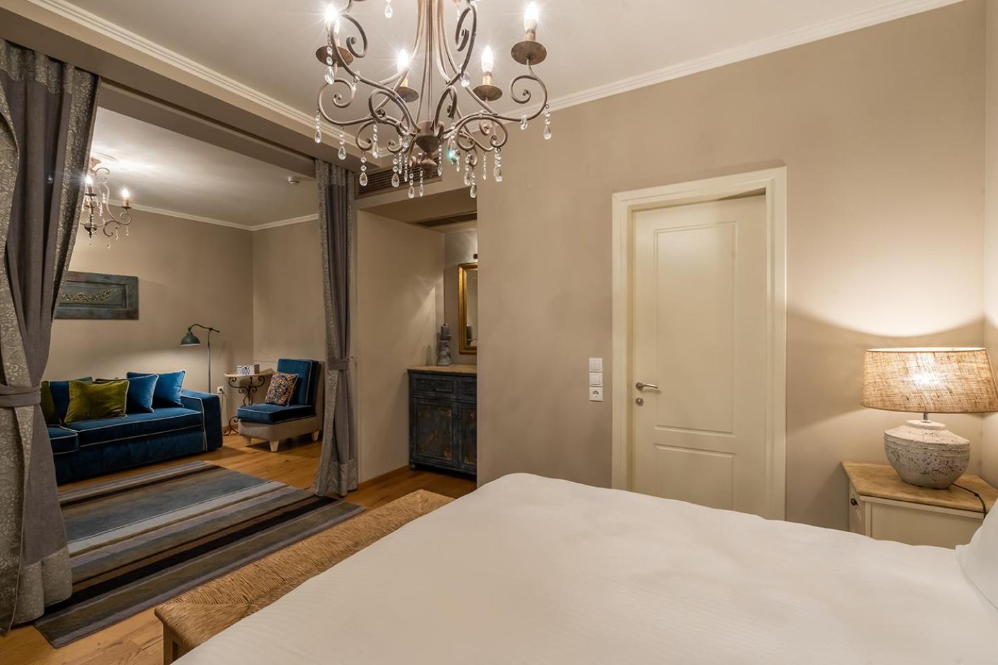 One-Bedroom Suite with Sofa Bed