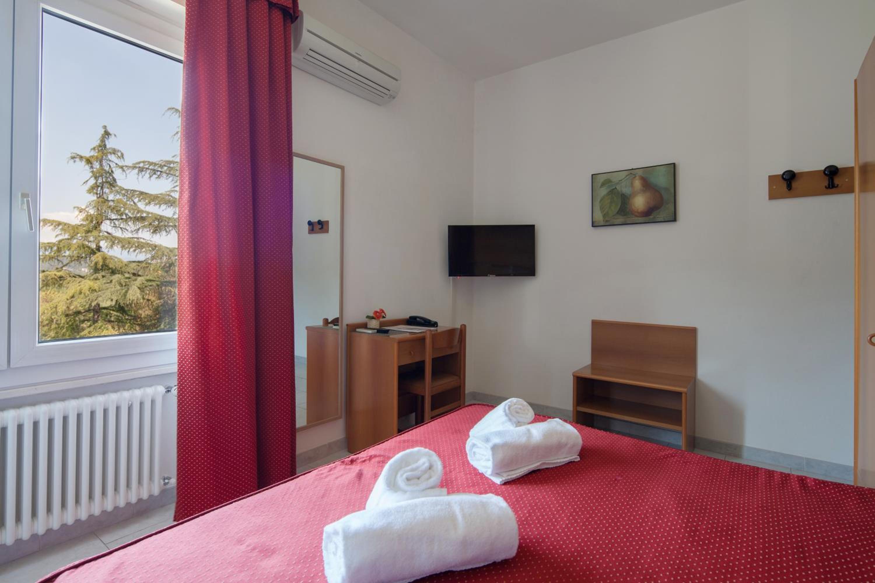 Double Room - Photo 5