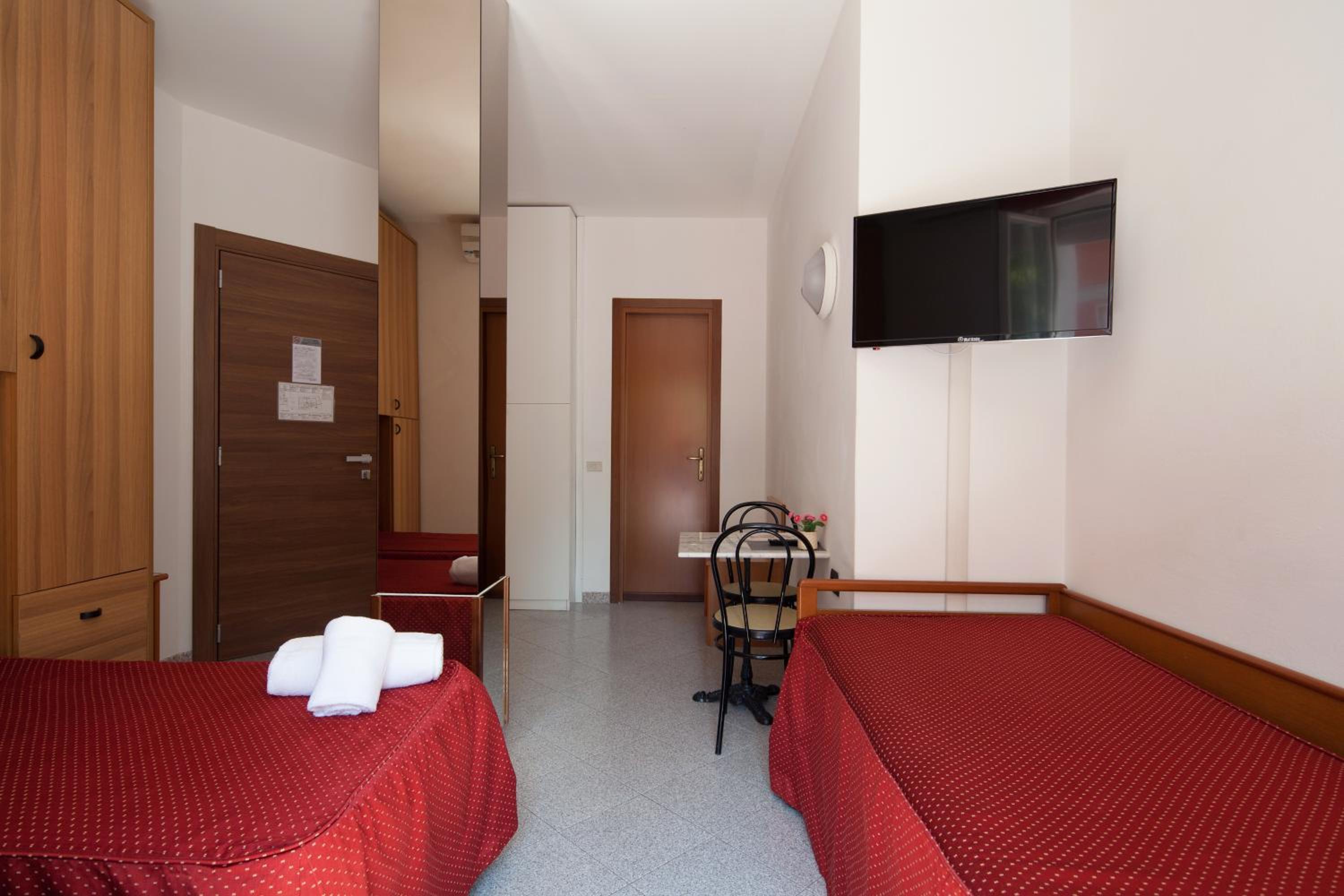 Triple Room - Photo 2