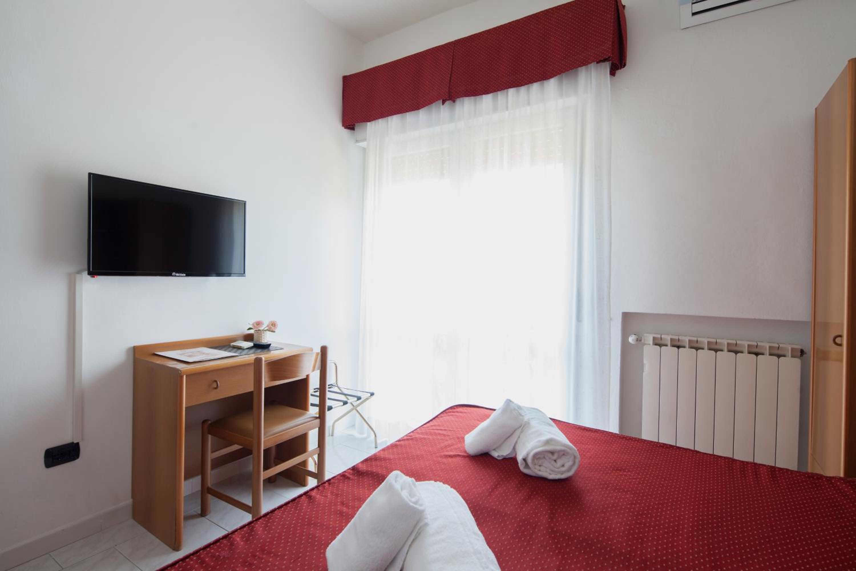 Economy Double or Twin Room - Photo 12