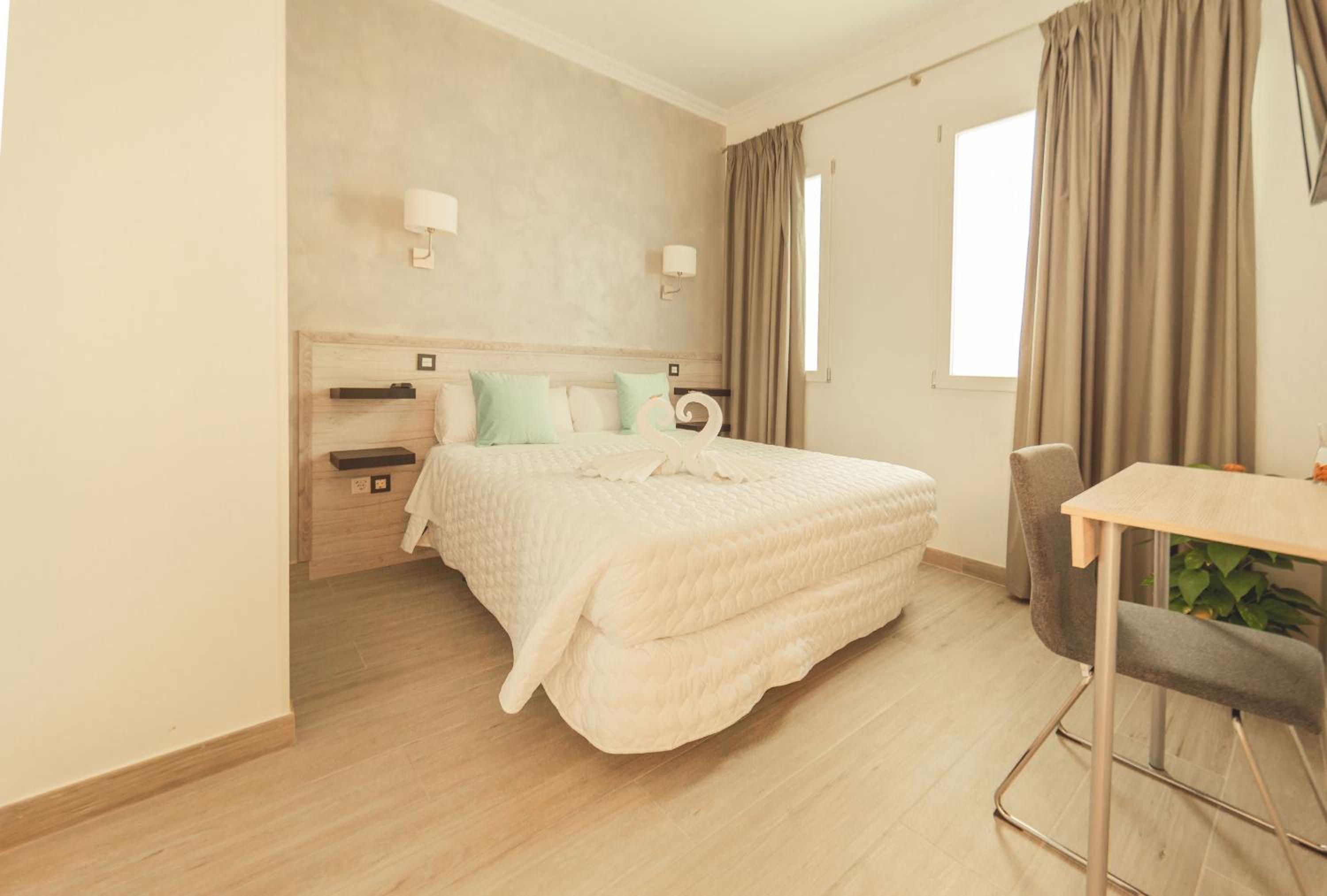 Interior Double Room - Photo 6