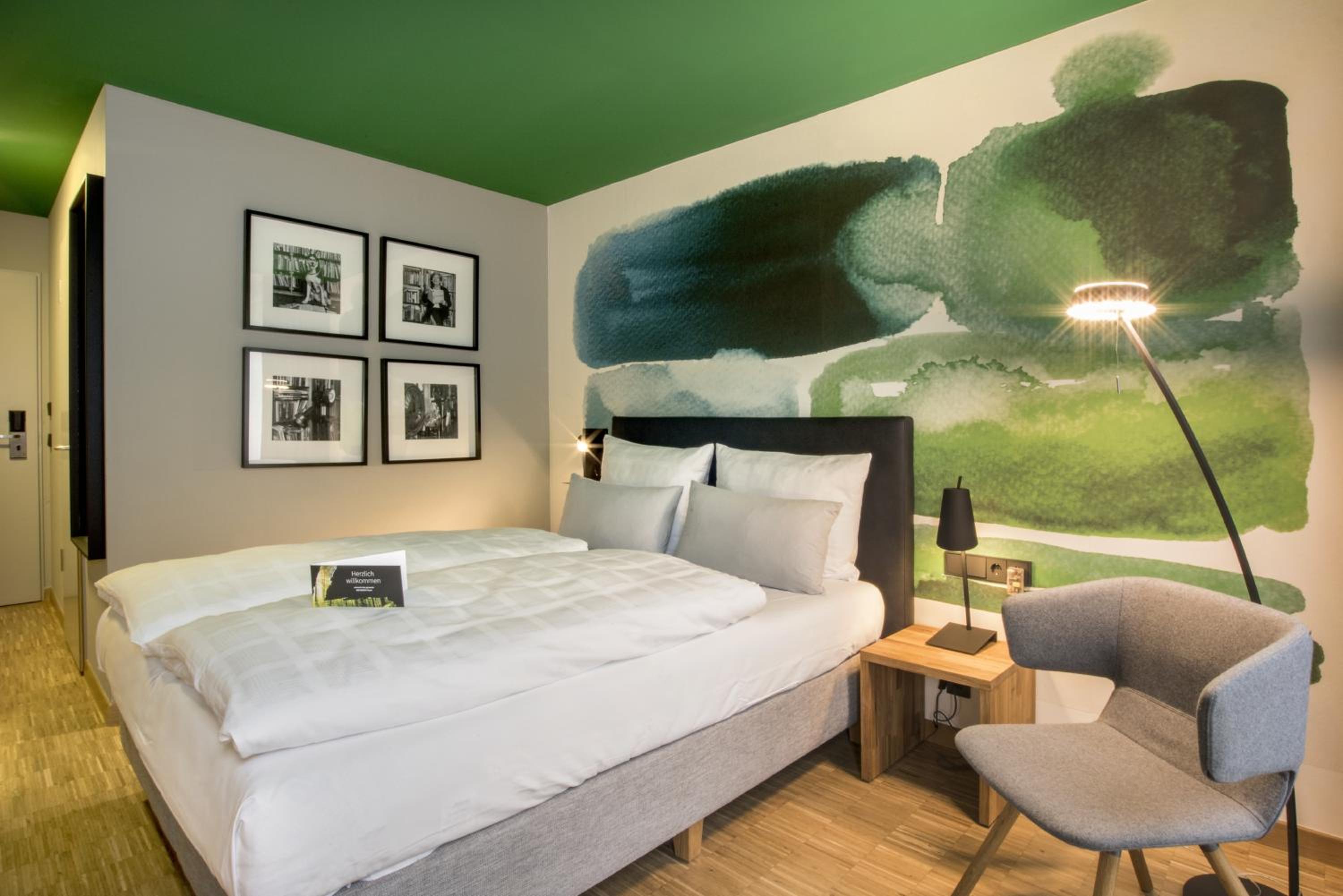 Queen Room - Photo 7