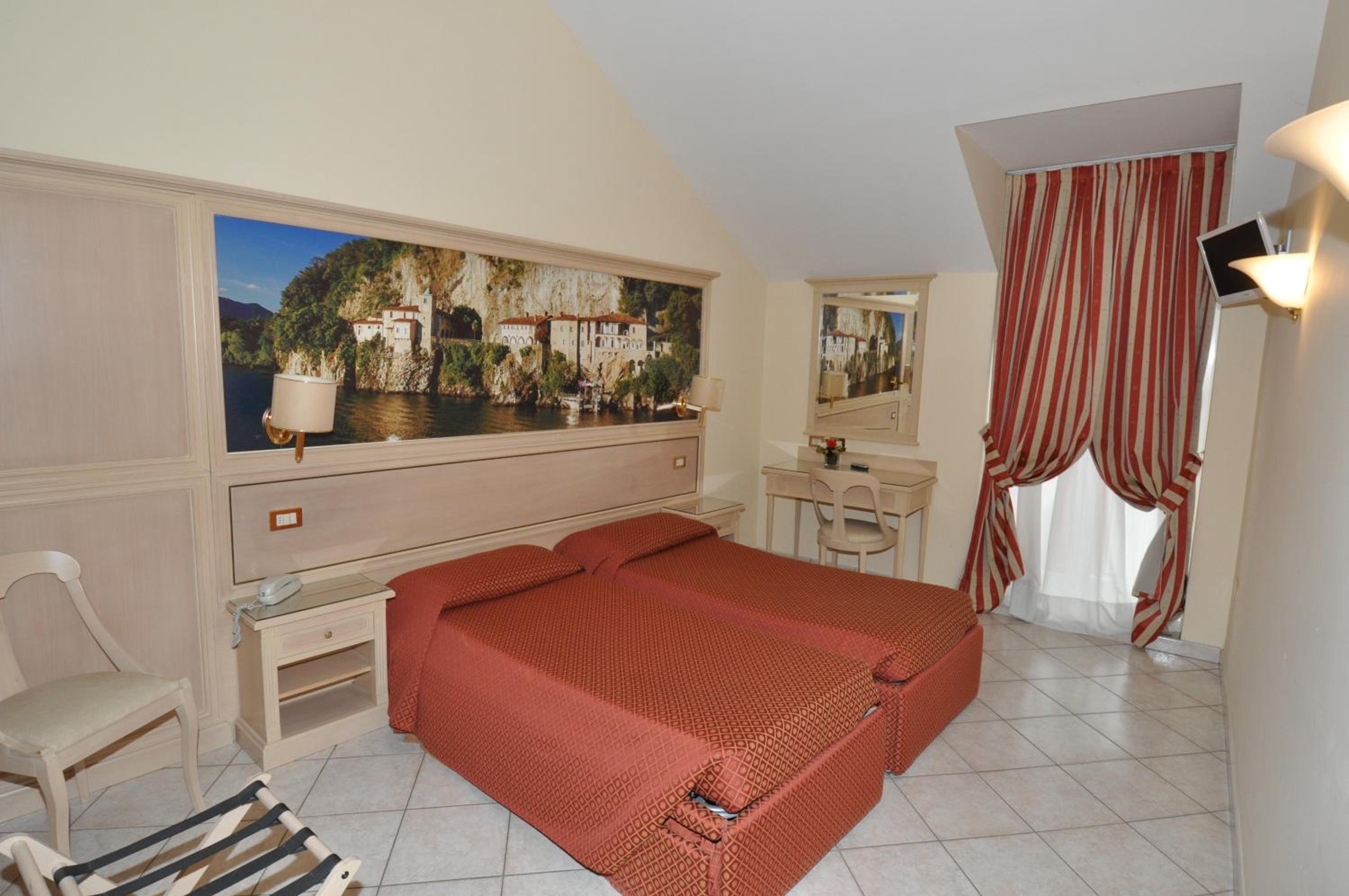 Deluxe Double or Twin Room - Photo 1