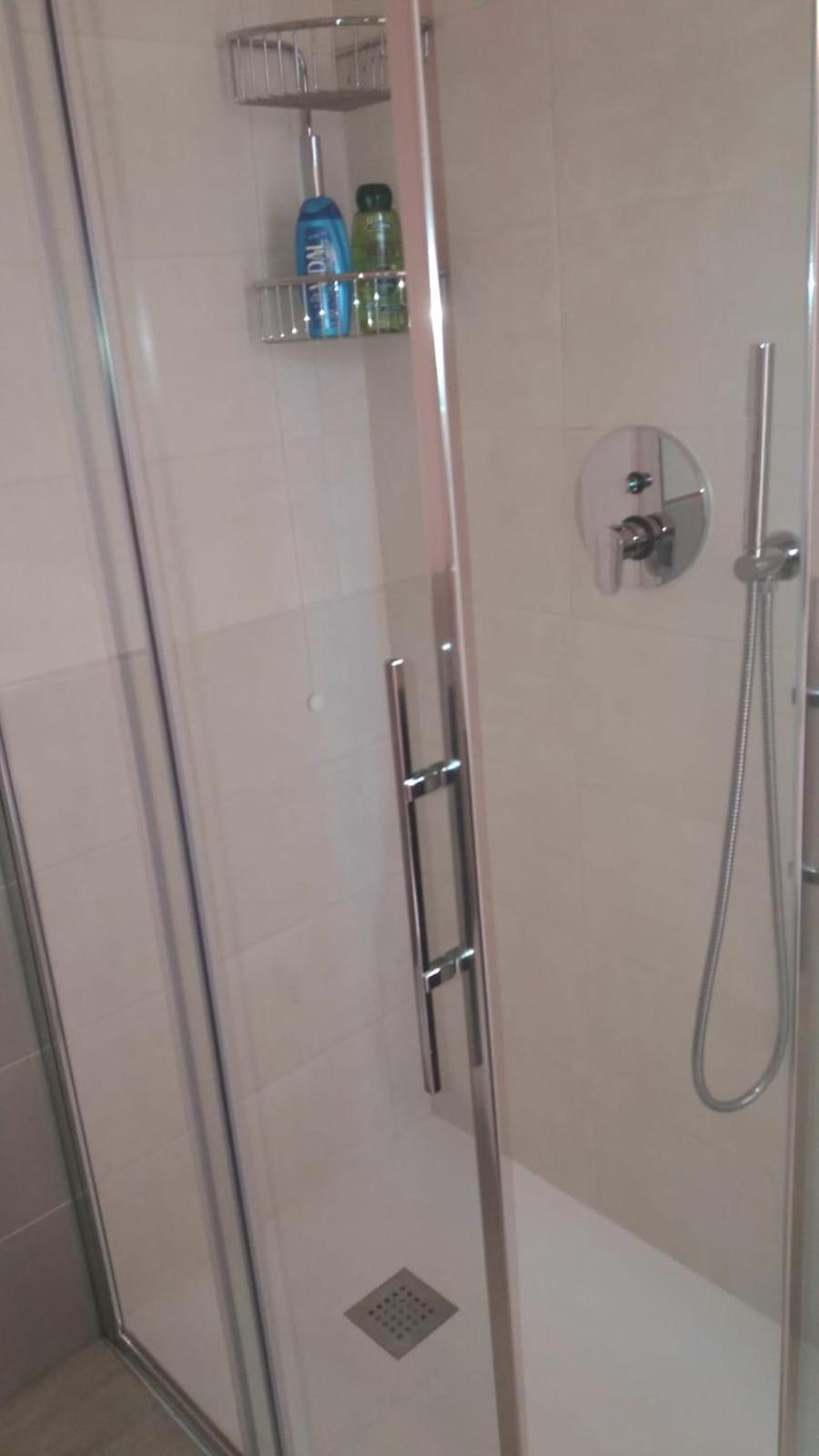Double or Twin Room with Private Bathroom photo 3