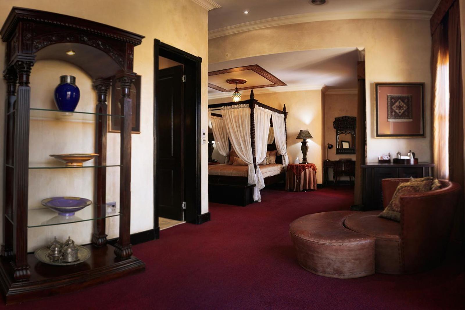 Executive Suite - Photo 1