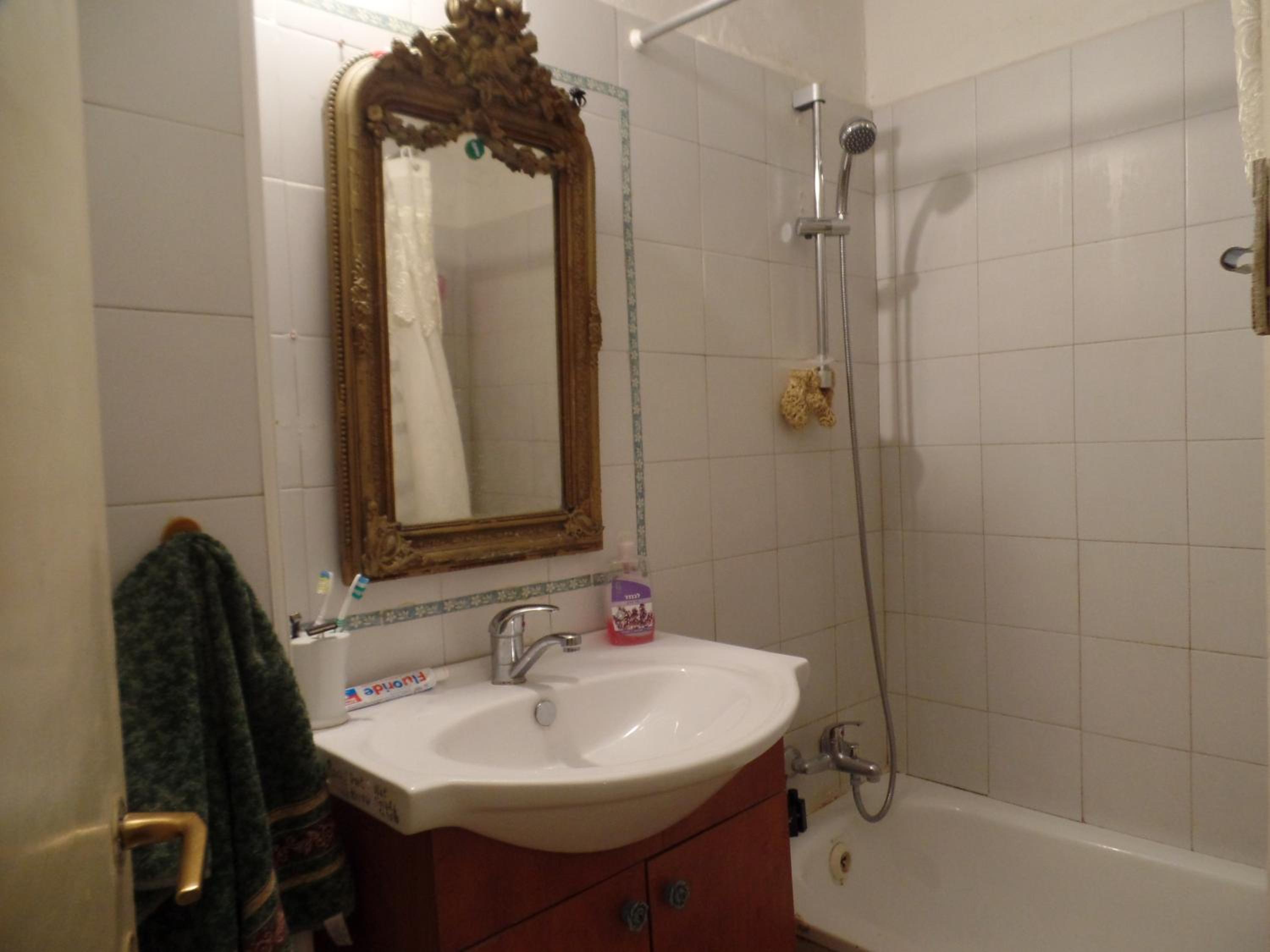 Deluxe Double Room - Photo 14