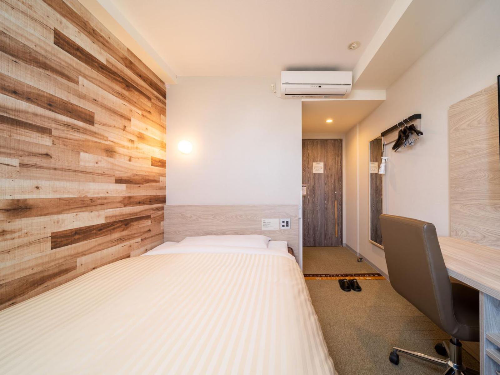 Standard Room - Non-Smoking - Photo 15