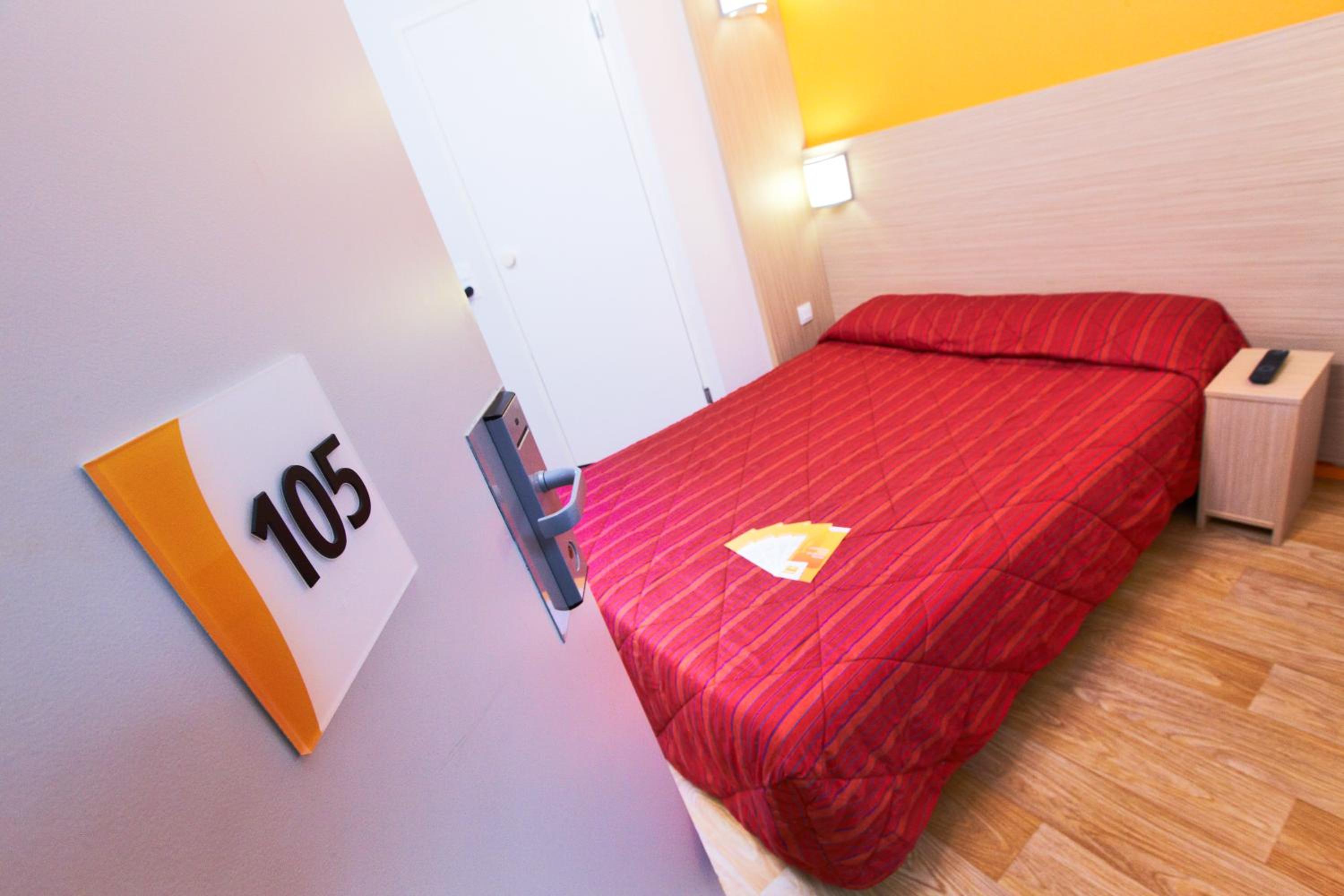 Double Room with 1 Double Bed - Photo 9