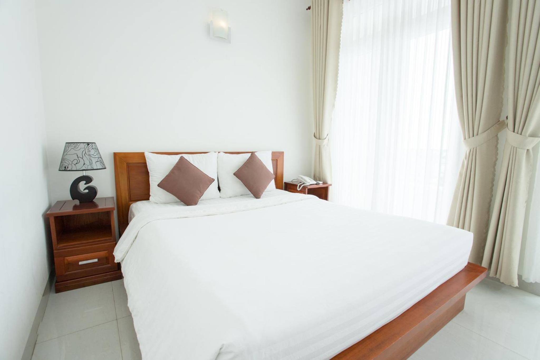 Double Room with Balcony - Photo 4