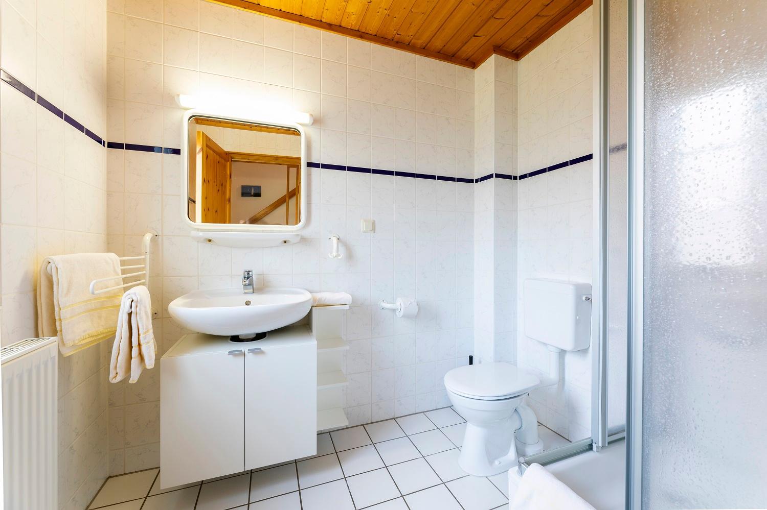 Holiday Home (6 Adults) photo 3