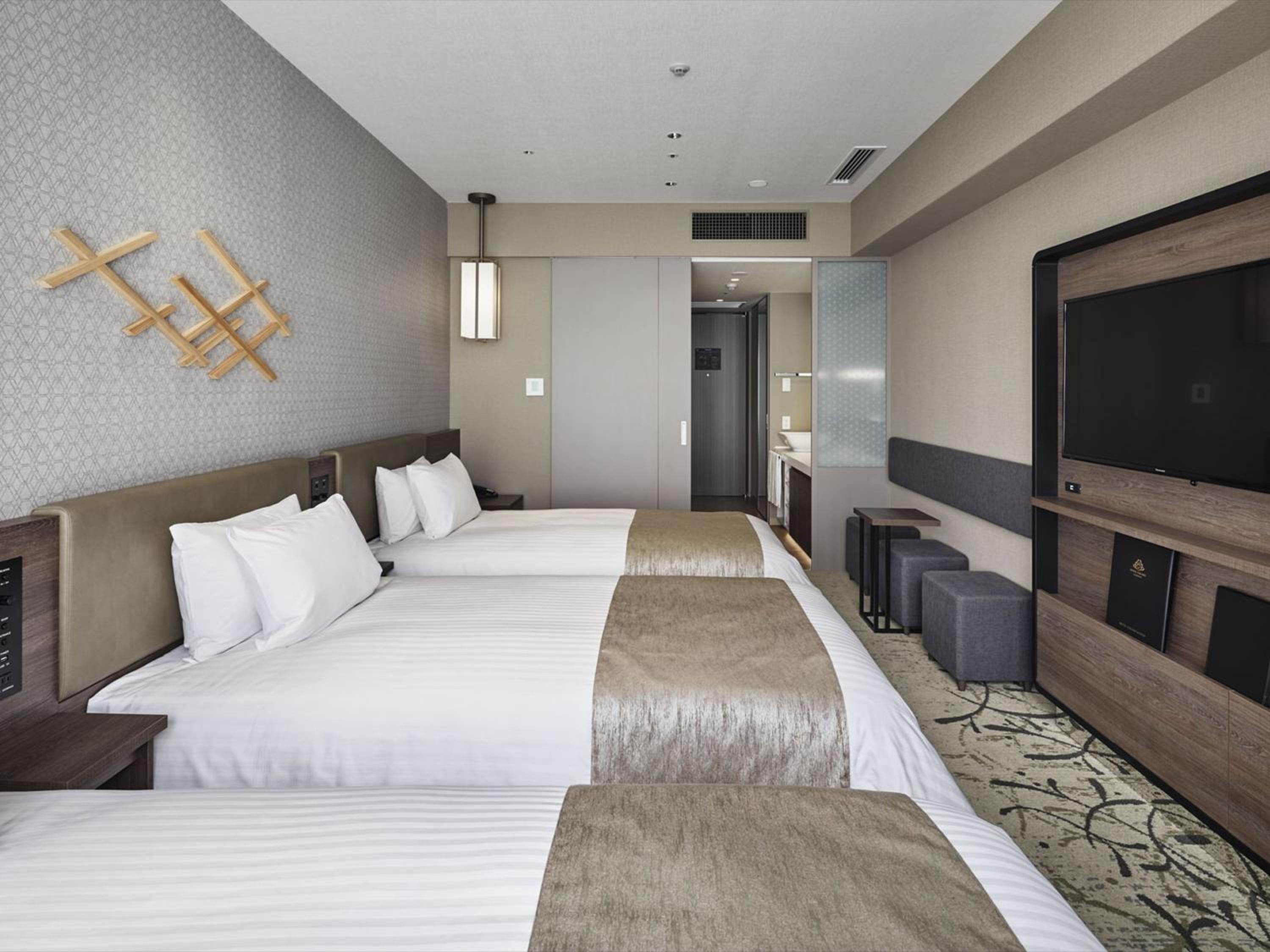 Triple Room - Non-Smoking photo 2