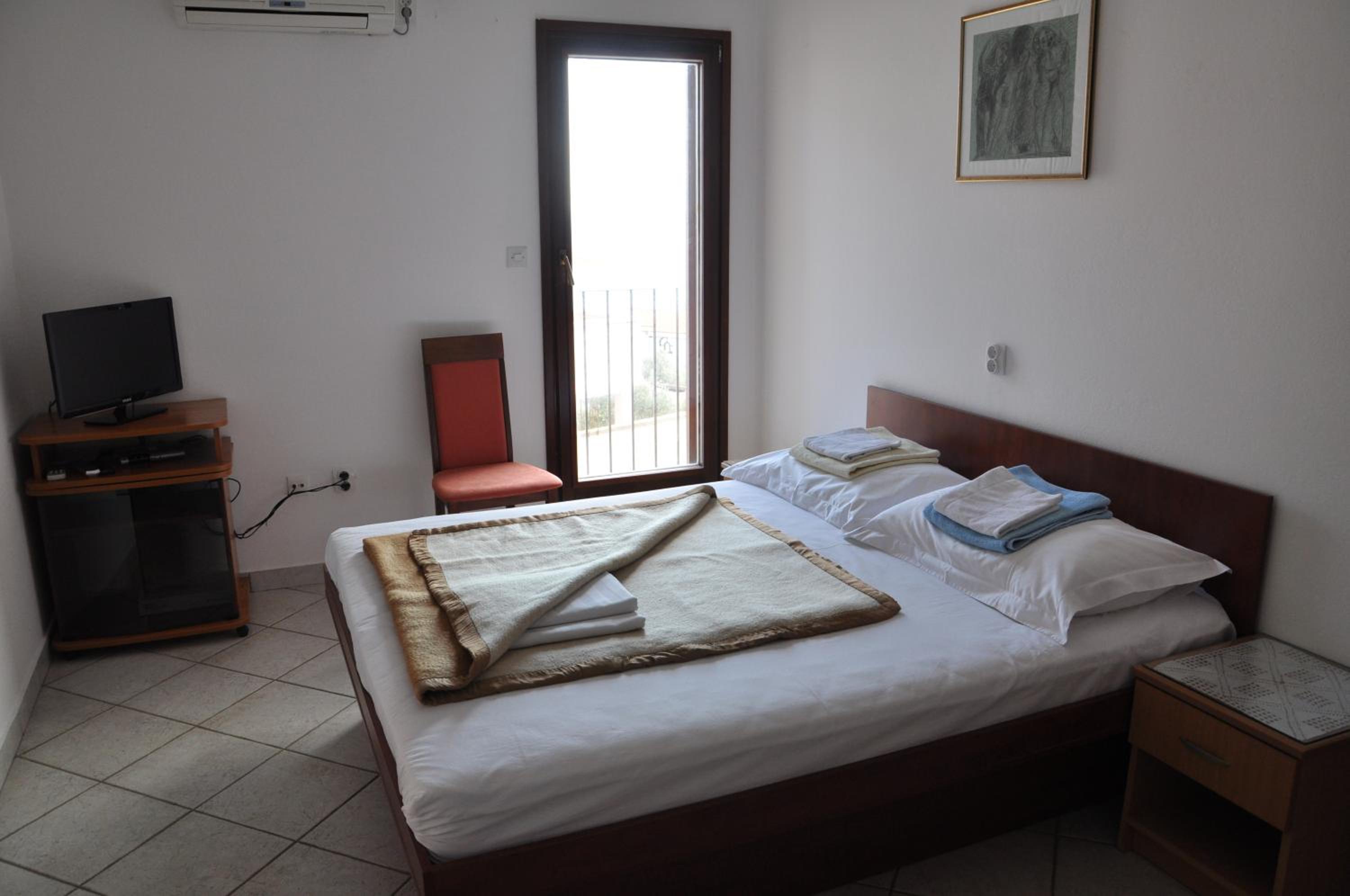 Two-Bedroom Apartment with Terrace and Sea View (4 Adults)