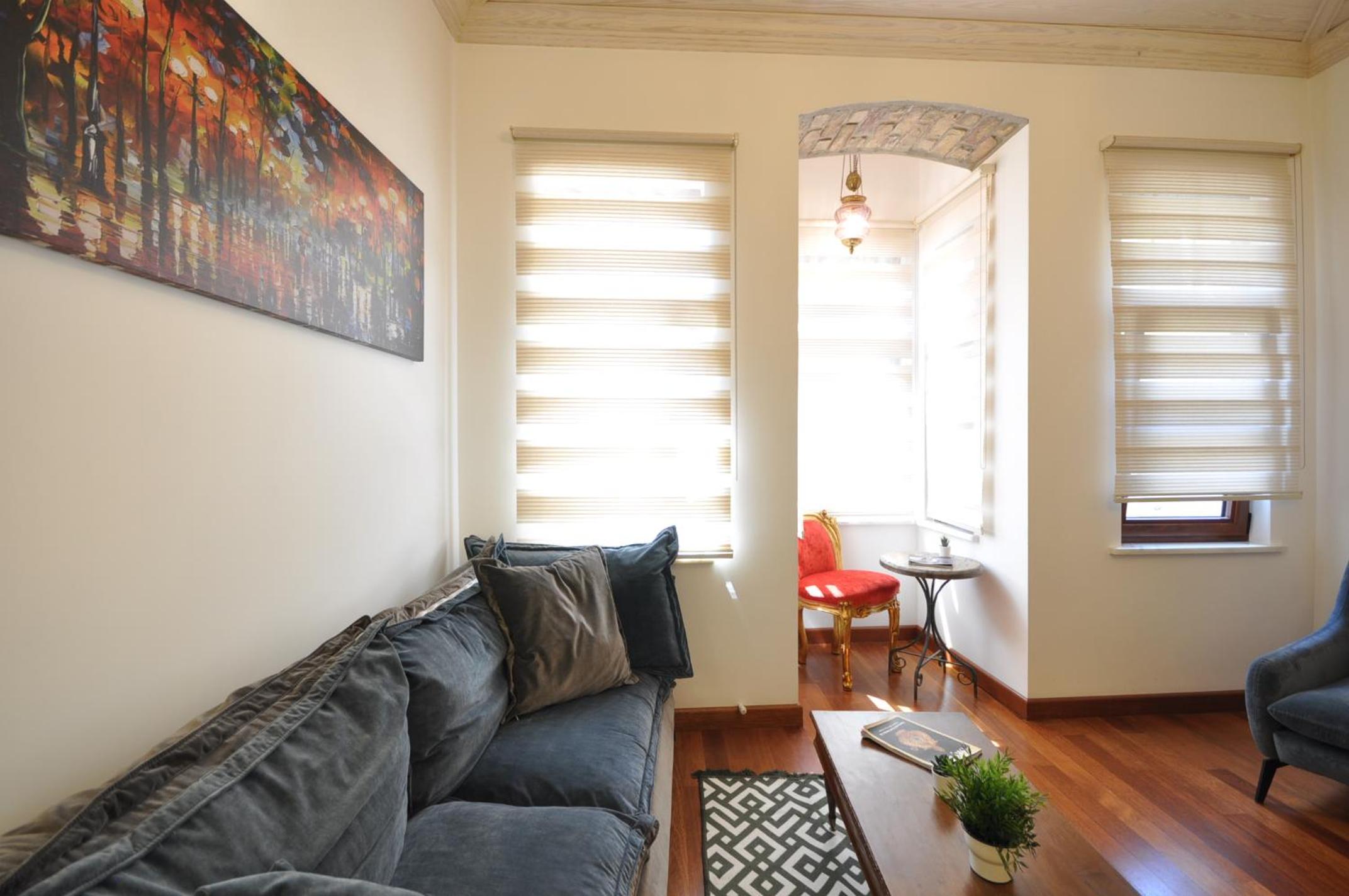 Deluxe Apartment photo 2