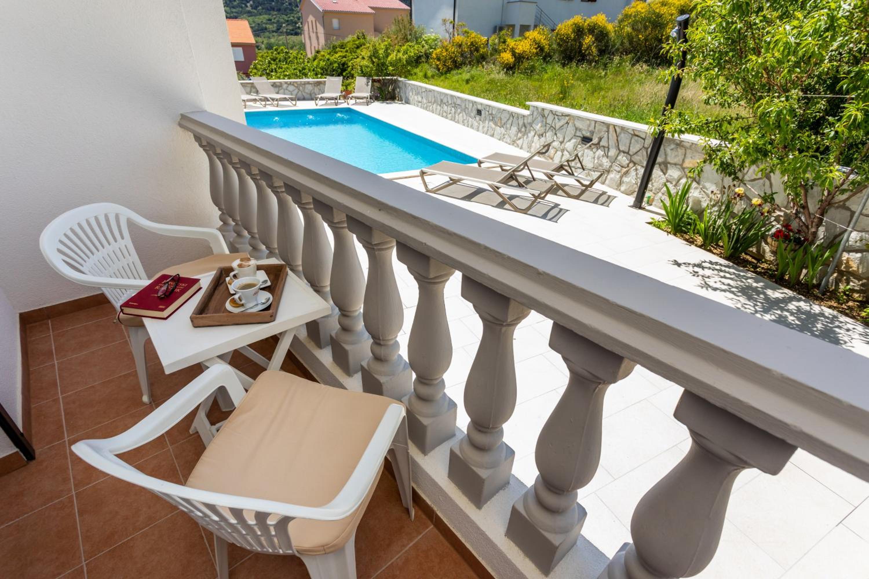 Double Room with Balcony - Photo 1