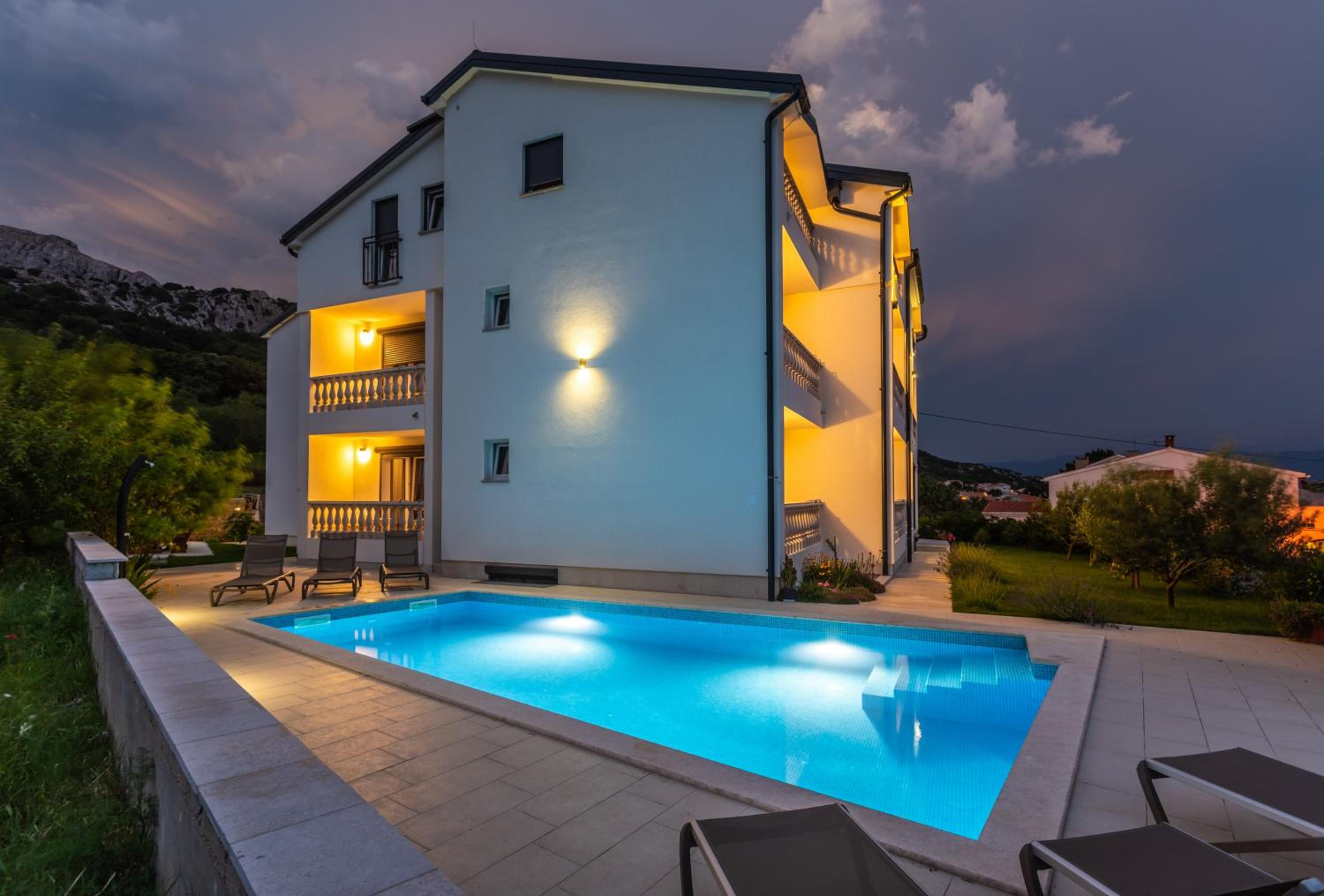 Double Room with Balcony - Photo 15